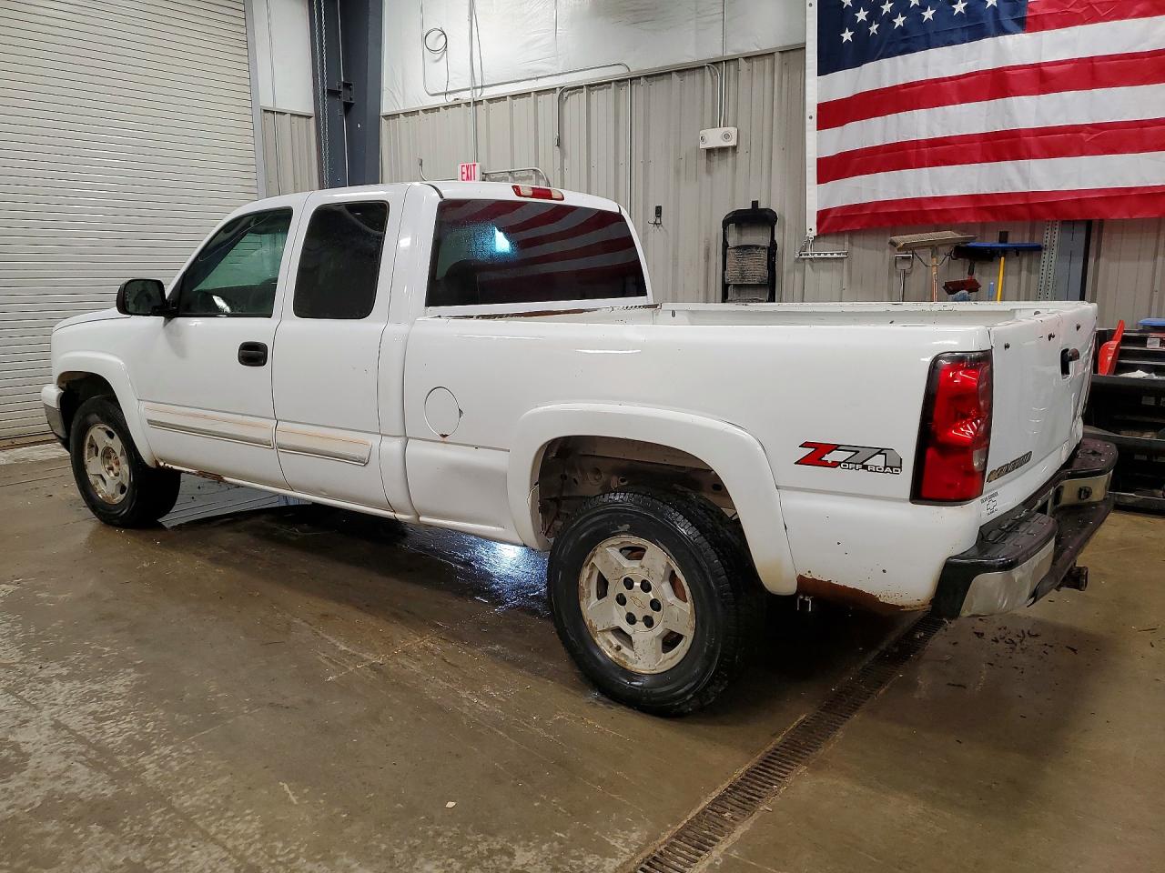 2006 Chevrolet Silverado K1500 White vin: 1GCEK19B86Z211431