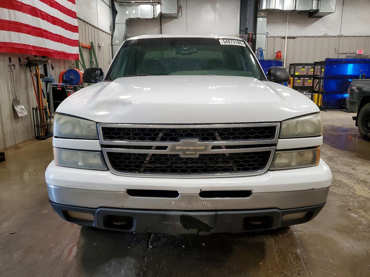 2006 Chevrolet Silverado K1500 White vin: 1GCEK19B86Z211431