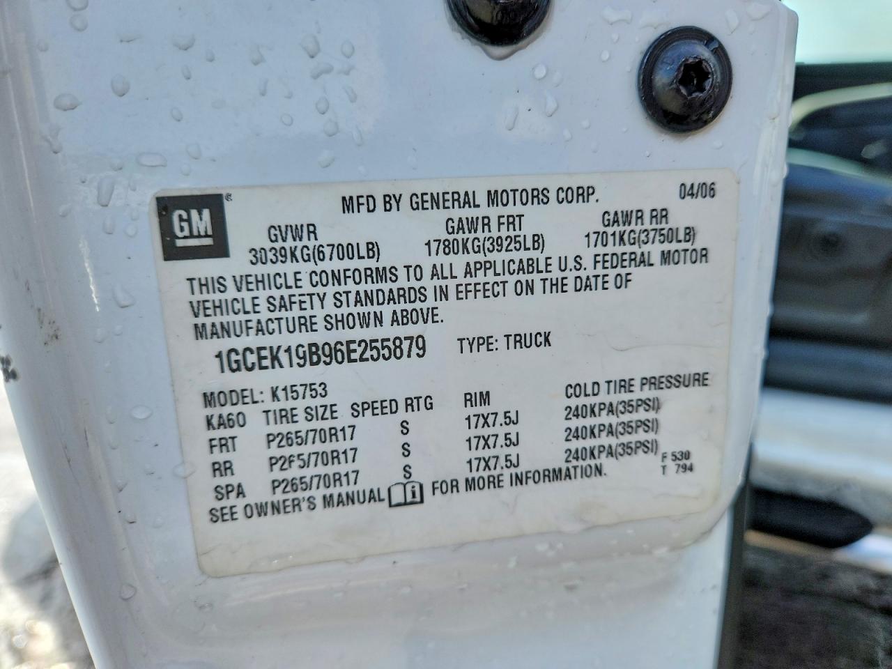 2006 Chevrolet Silverado K1500 White vin: 1GCEK19B96E255879