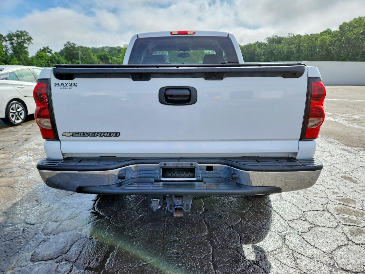 2006 Chevrolet Silverado K1500 White vin: 1GCEK19B96E255879