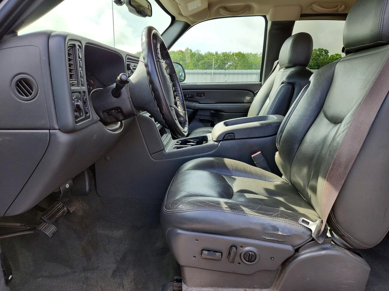 2006 Chevrolet Silverado K1500 White vin: 1GCEK19B96E255879