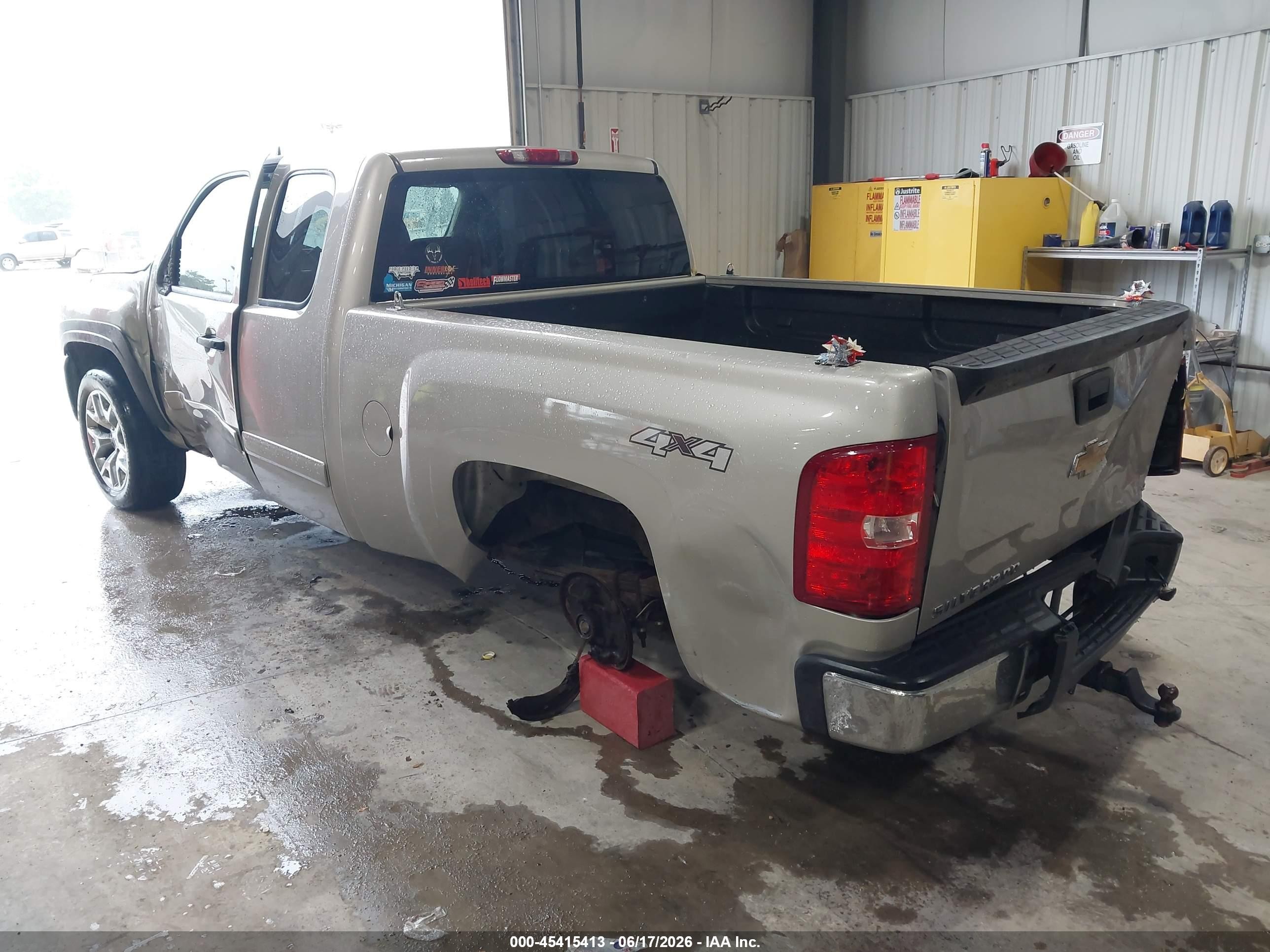 2007 Chevrolet Silverado 1500 Work Truck Серебряный vin: 1GCEK19C47Z543621