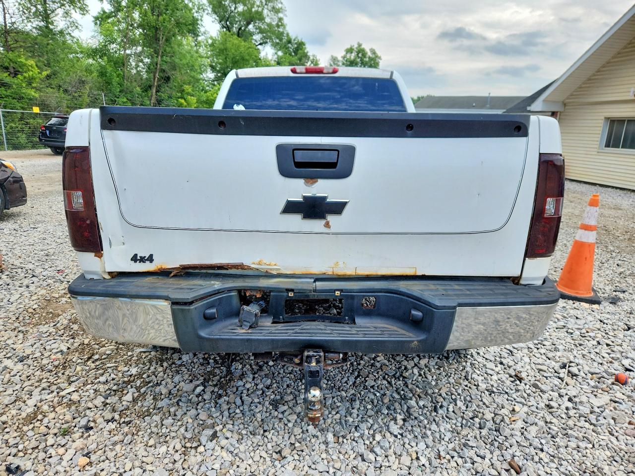2008 Chevrolet Silverado K1500 White vin: 1GCEK19C48Z297946