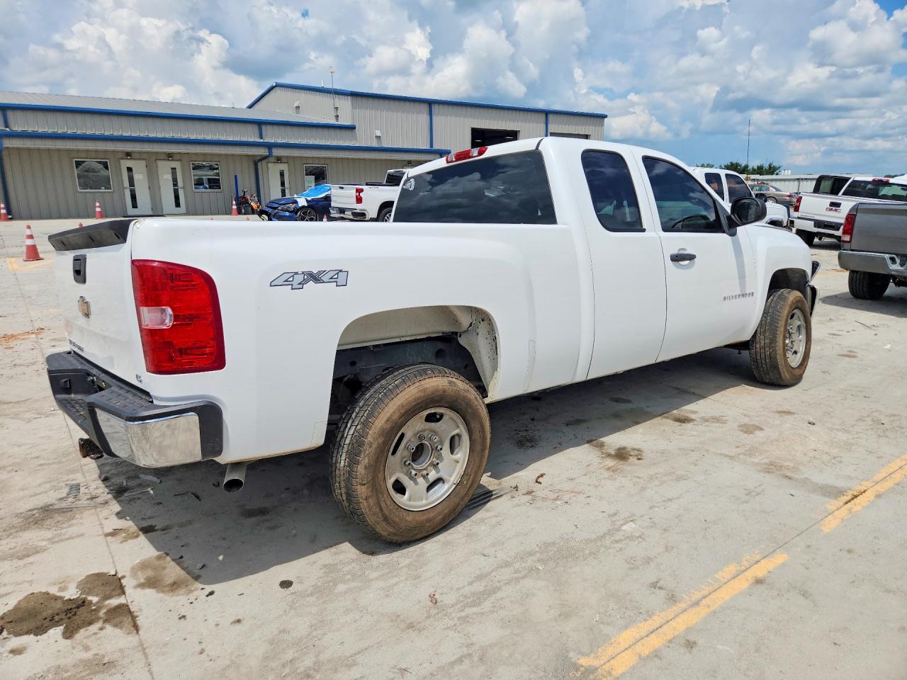 2009 Chevrolet Silverado K1500 White vin: 1GCEK19C69Z152599