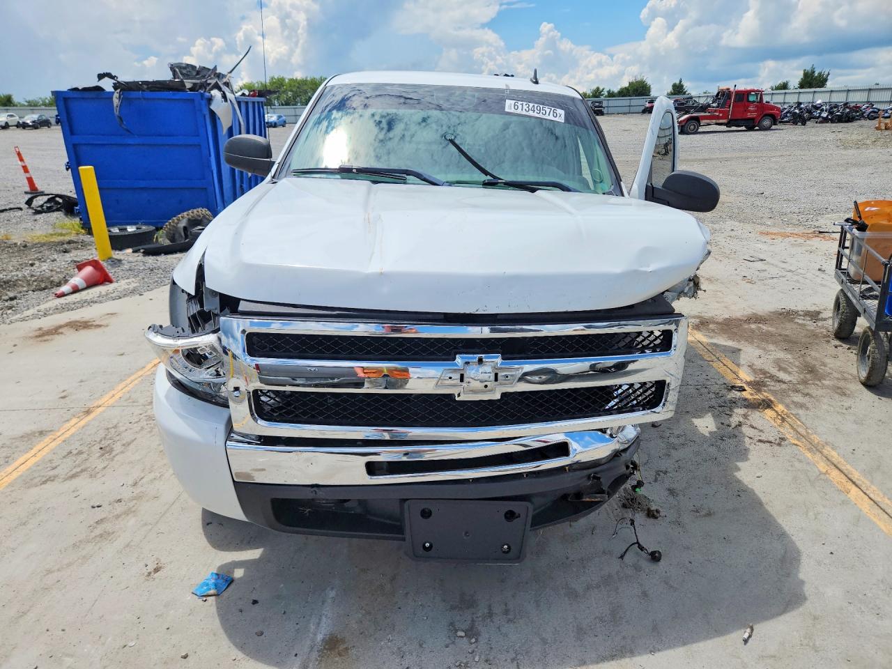 2009 Chevrolet Silverado K1500 White vin: 1GCEK19C69Z152599