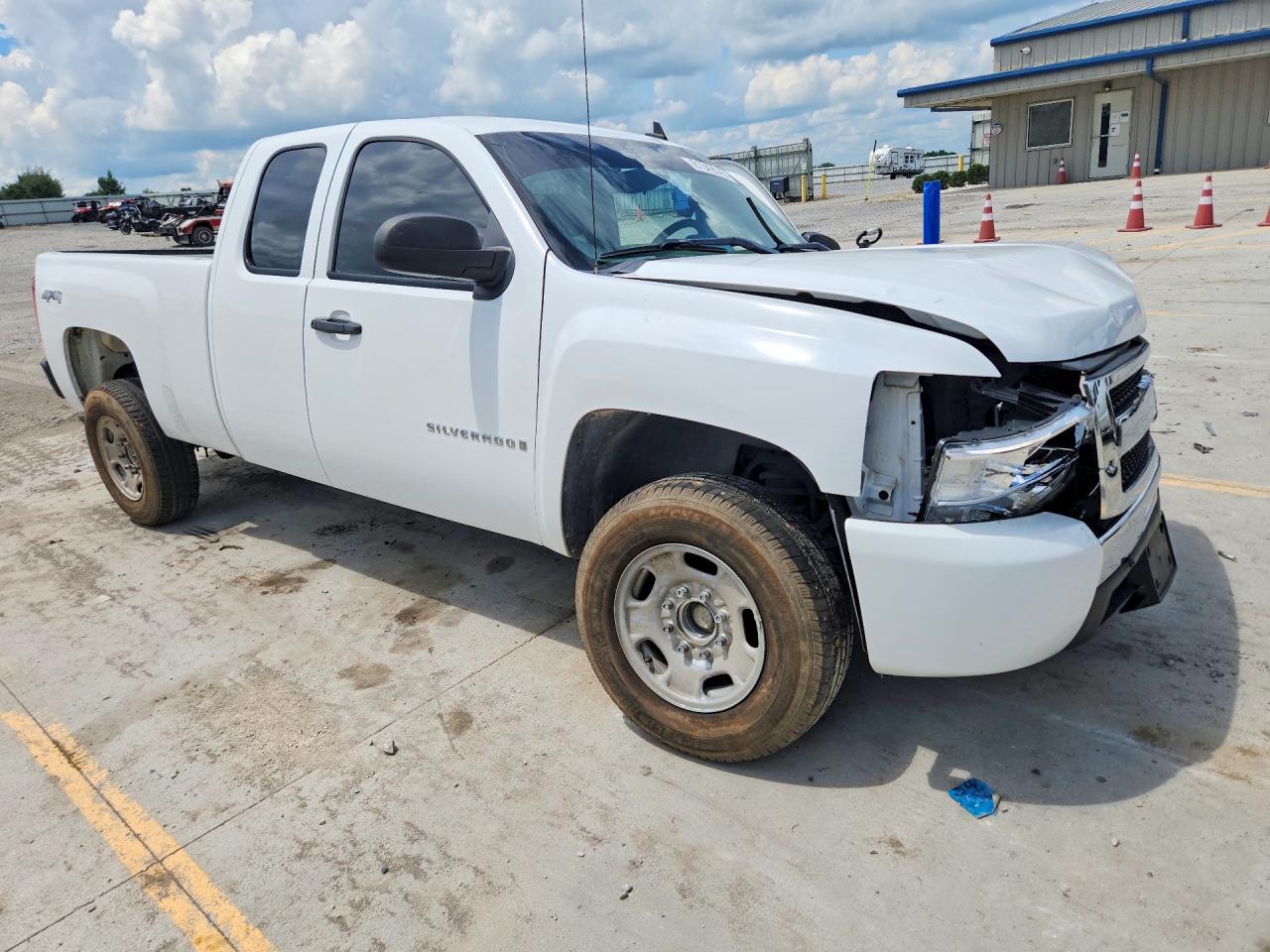 2009 Chevrolet Silverado K1500 White vin: 1GCEK19C69Z152599