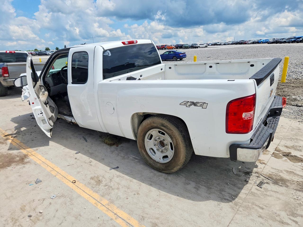 2009 Chevrolet Silverado K1500 White vin: 1GCEK19C69Z152599