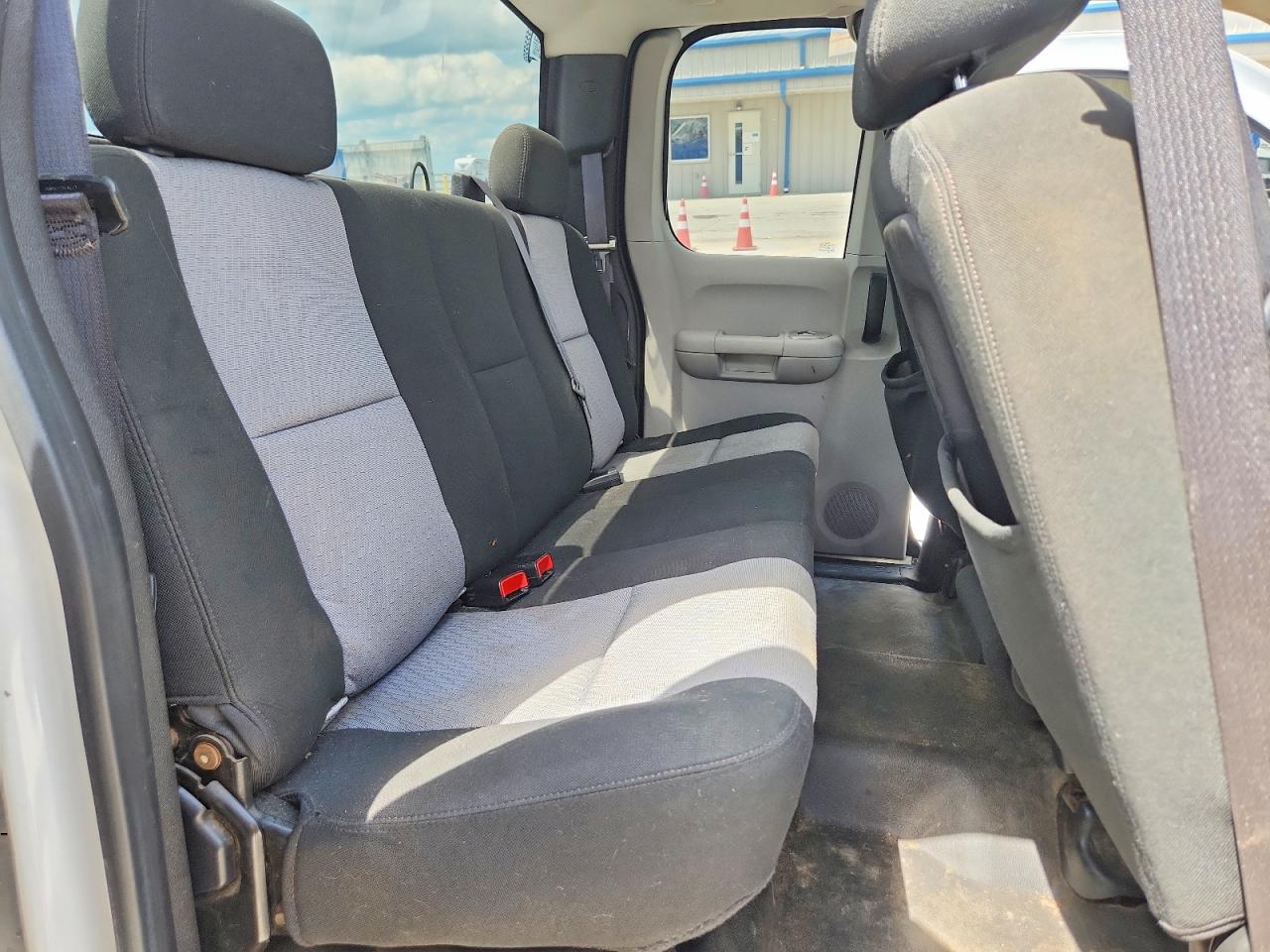 2009 Chevrolet Silverado K1500 White vin: 1GCEK19C69Z152599