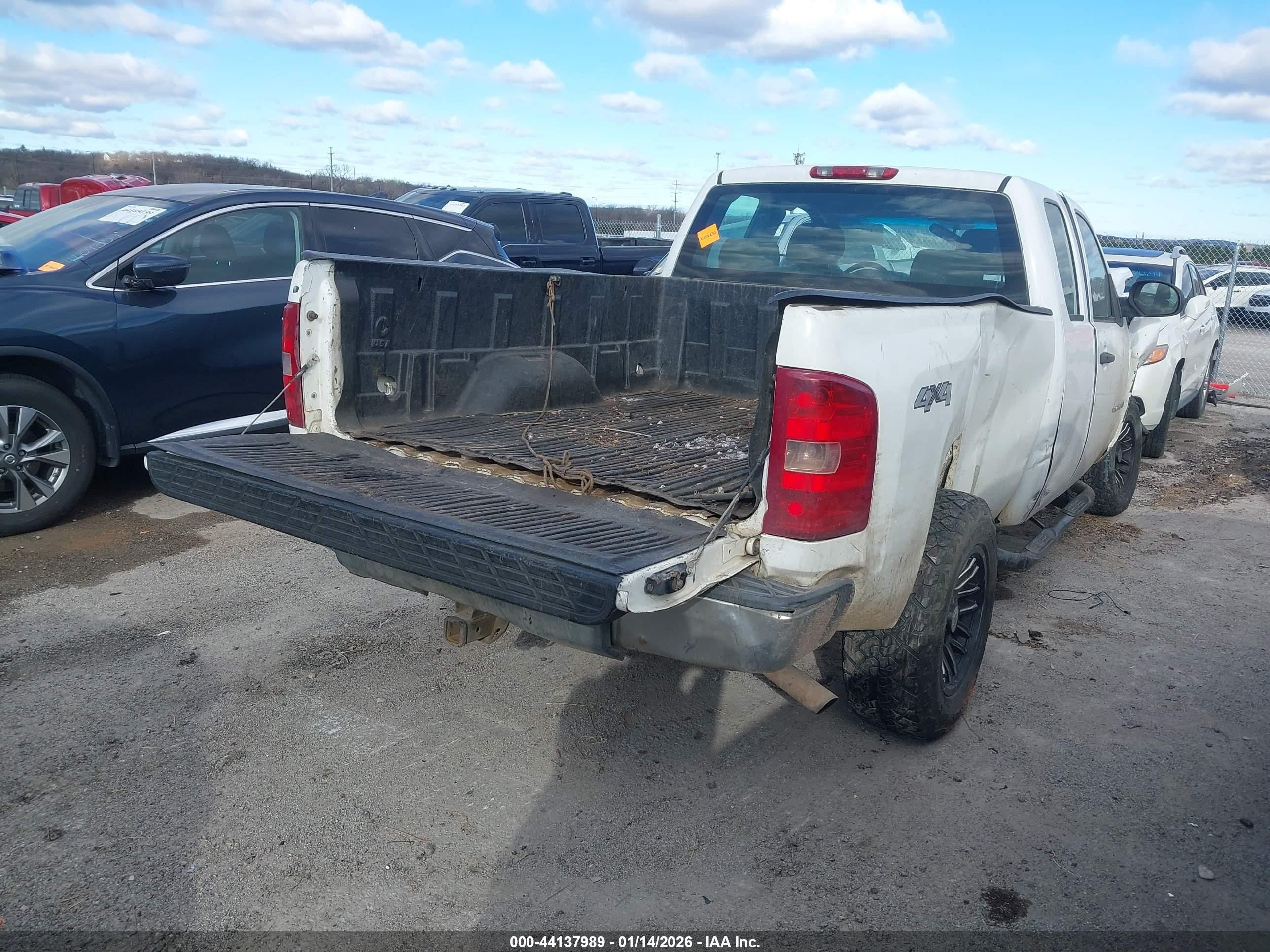 2009 Chevrolet Silverado 1500 Work Truck White vin: 1GCEK19C89Z173776