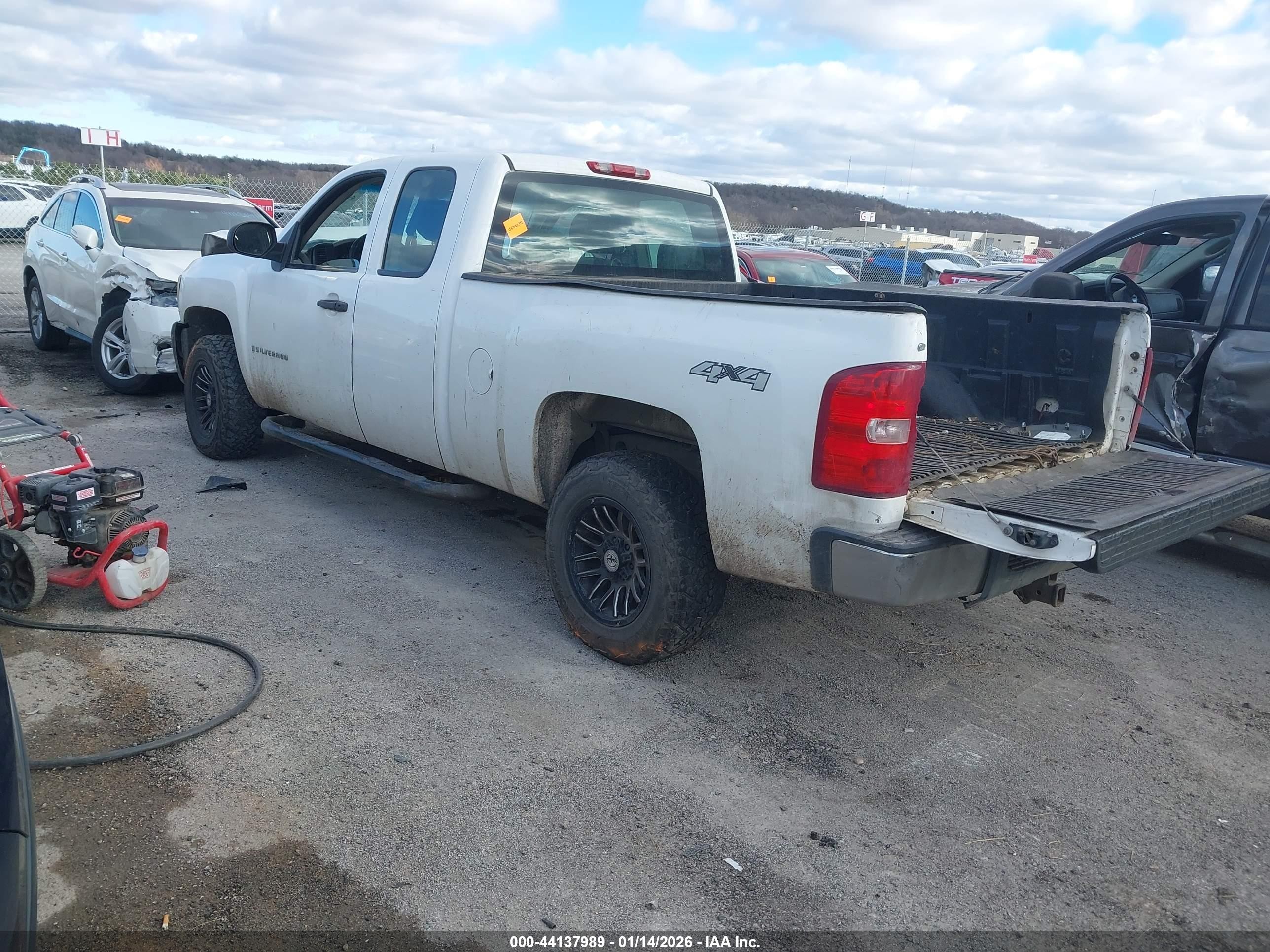 2009 Chevrolet Silverado 1500 Work Truck White vin: 1GCEK19C89Z173776