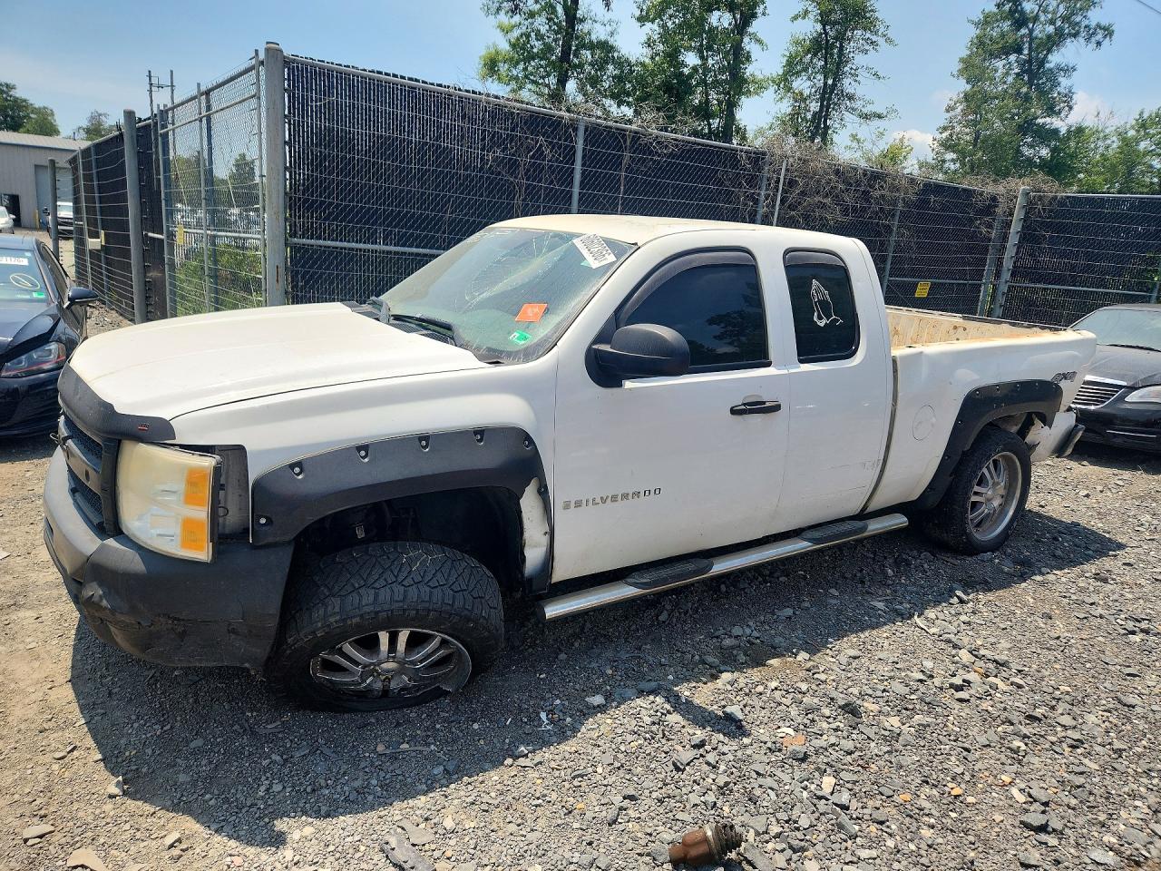 2009 Chevrolet Silverado K1500 White vin: 1GCEK19C99Z160230