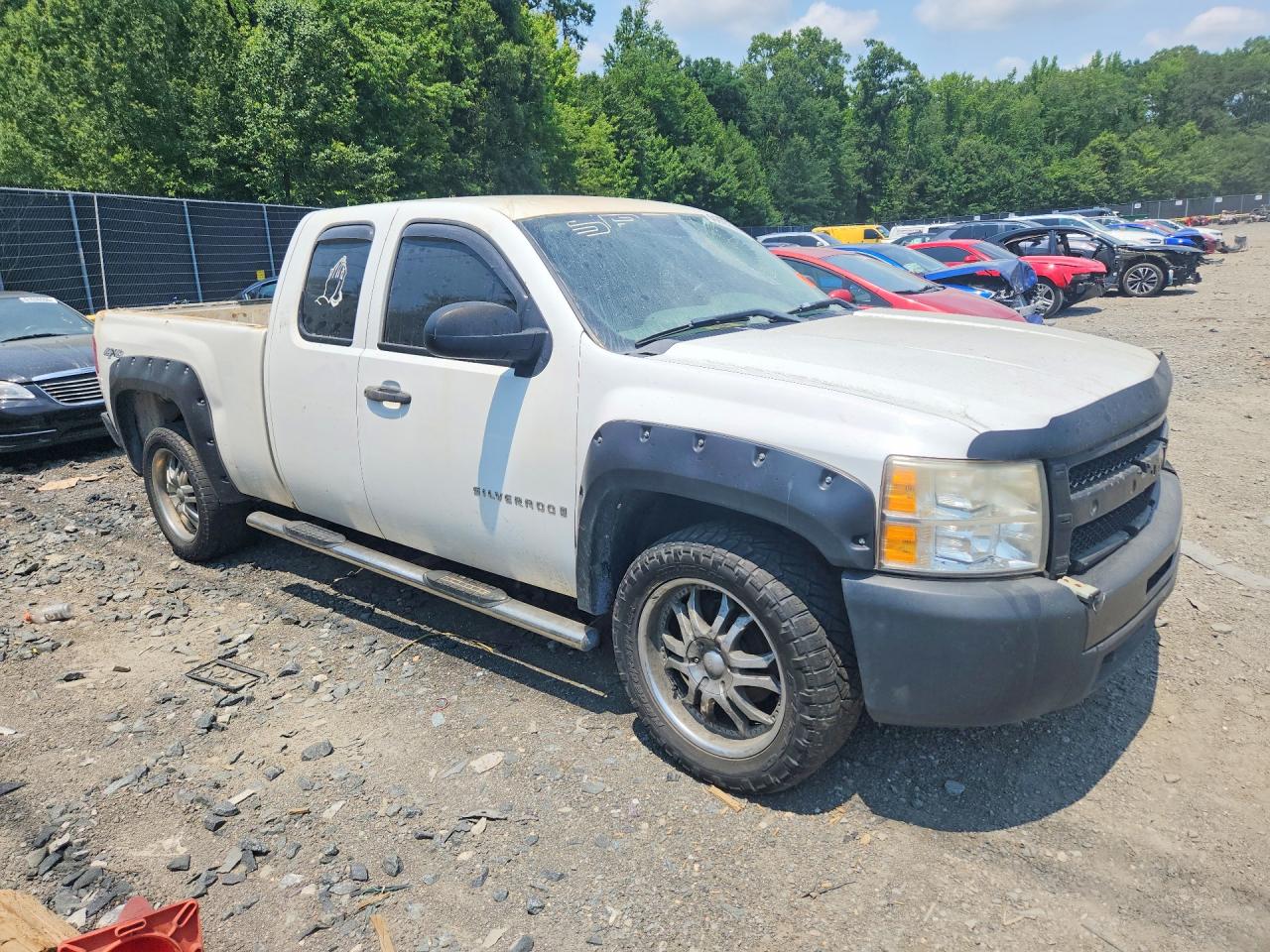 2009 Chevrolet Silverado K1500 White vin: 1GCEK19C99Z160230
