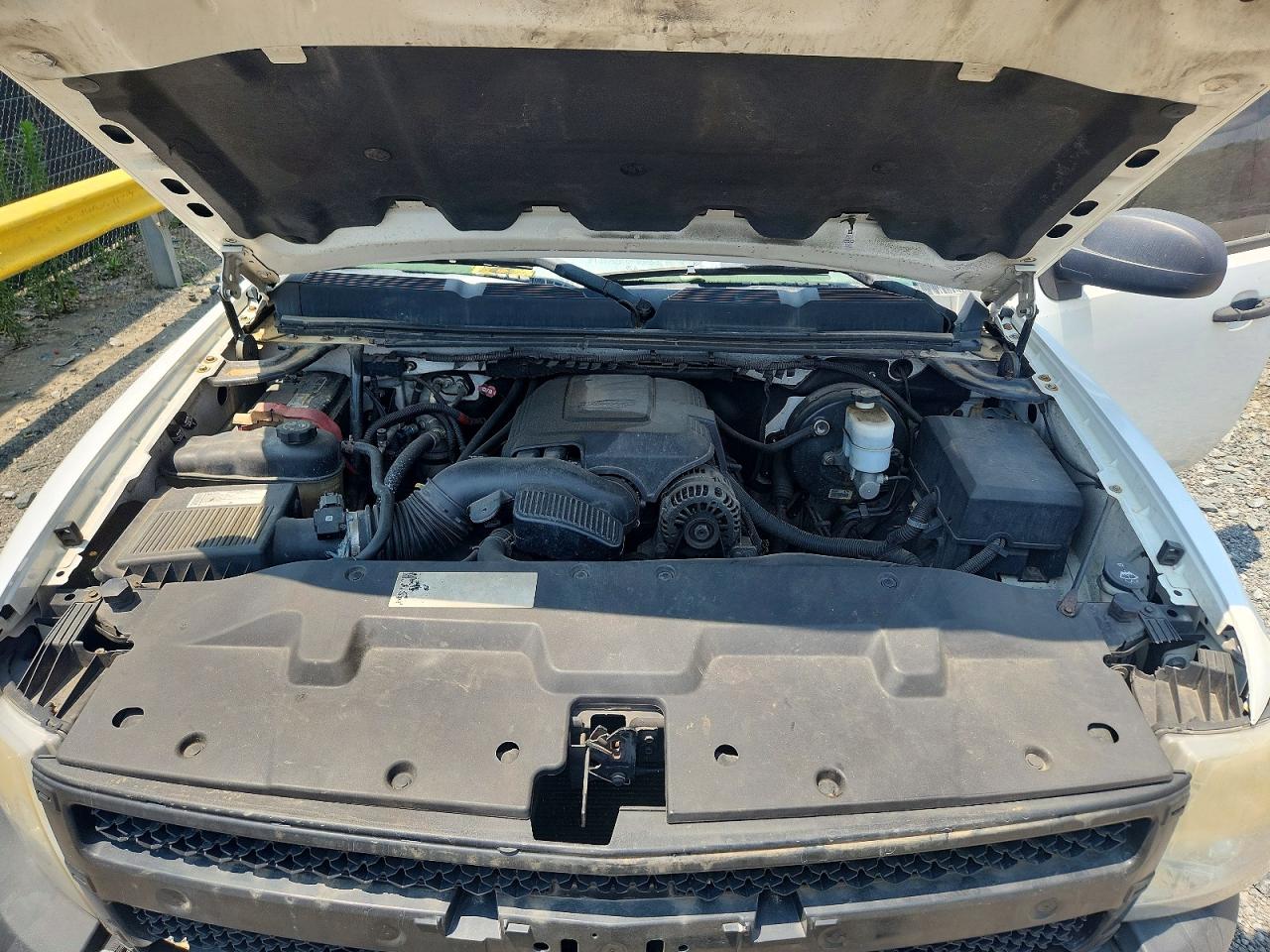 2009 Chevrolet Silverado K1500 White vin: 1GCEK19C99Z160230