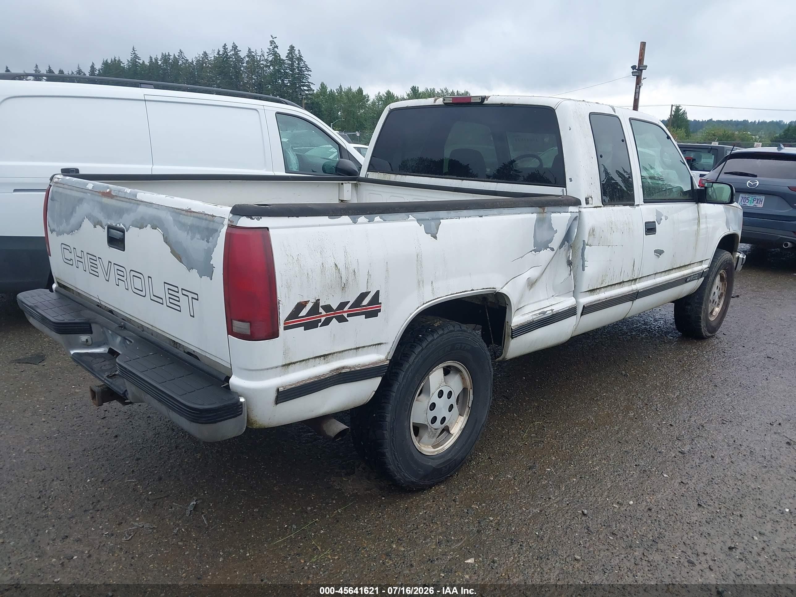 1995 Chevrolet Gmt-400 K1500 White vin: 1GCEK19H4SE243203