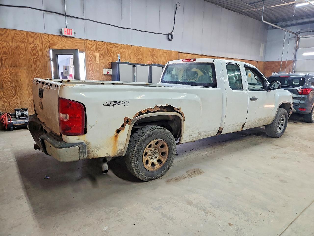 2009 Chevrolet Silverado K1500 White vin: 1GCEK19J19E103753