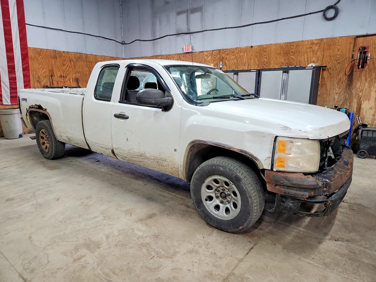 2009 Chevrolet Silverado K1500 White vin: 1GCEK19J19E103753