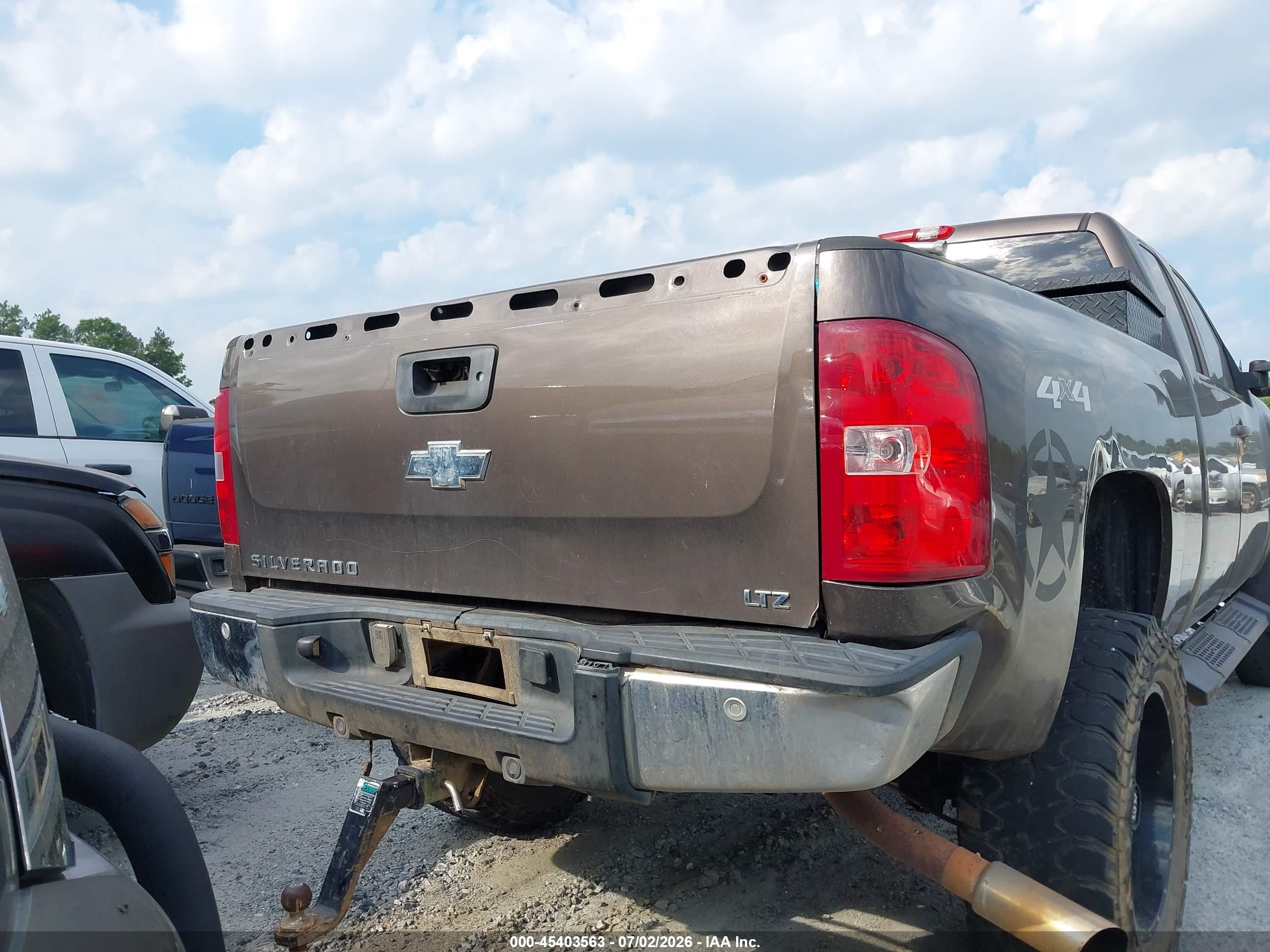2007 Chevrolet Silverado 1500 Ltz Коричневый vin: 1GCEK19J27Z517260