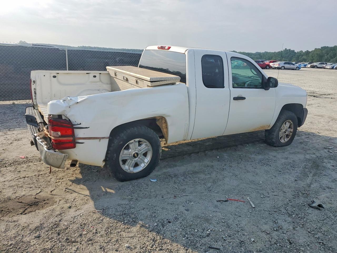 2009 Chevrolet Silverado K1500 White vin: 1GCEK19J29Z186070