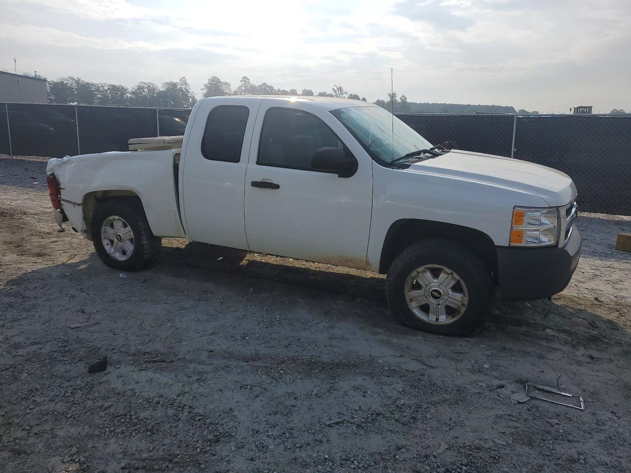 2009 Chevrolet Silverado K1500 White vin: 1GCEK19J29Z186070