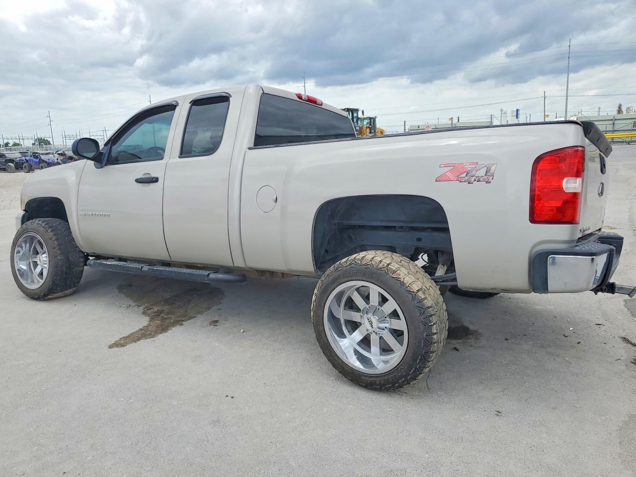 2008 Chevrolet Silverado K1500 Silver vin: 1GCEK19J38Z237445