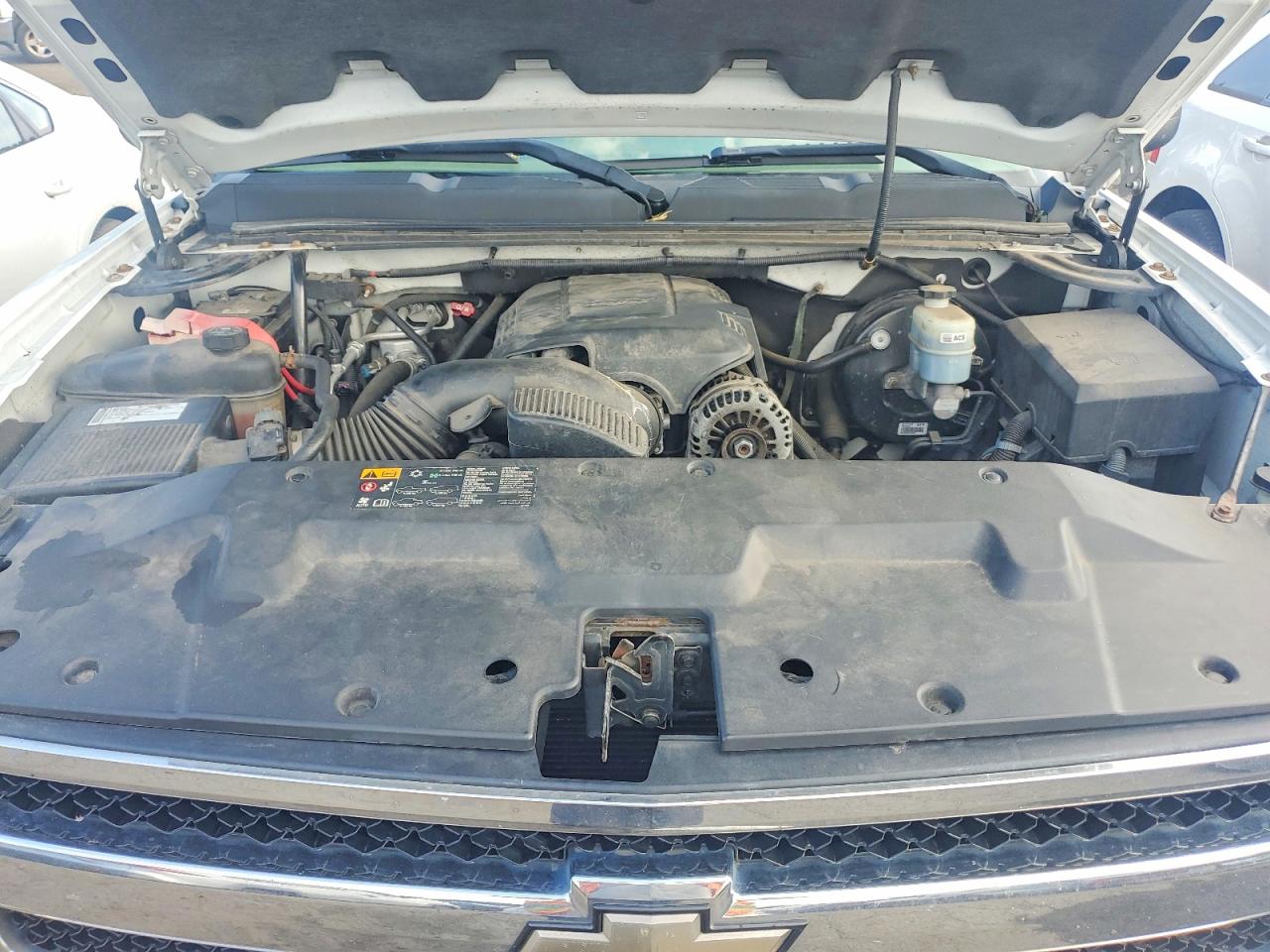 2009 Chevrolet Silverado K1500 Белый vin: 1GCEK19J99E125841