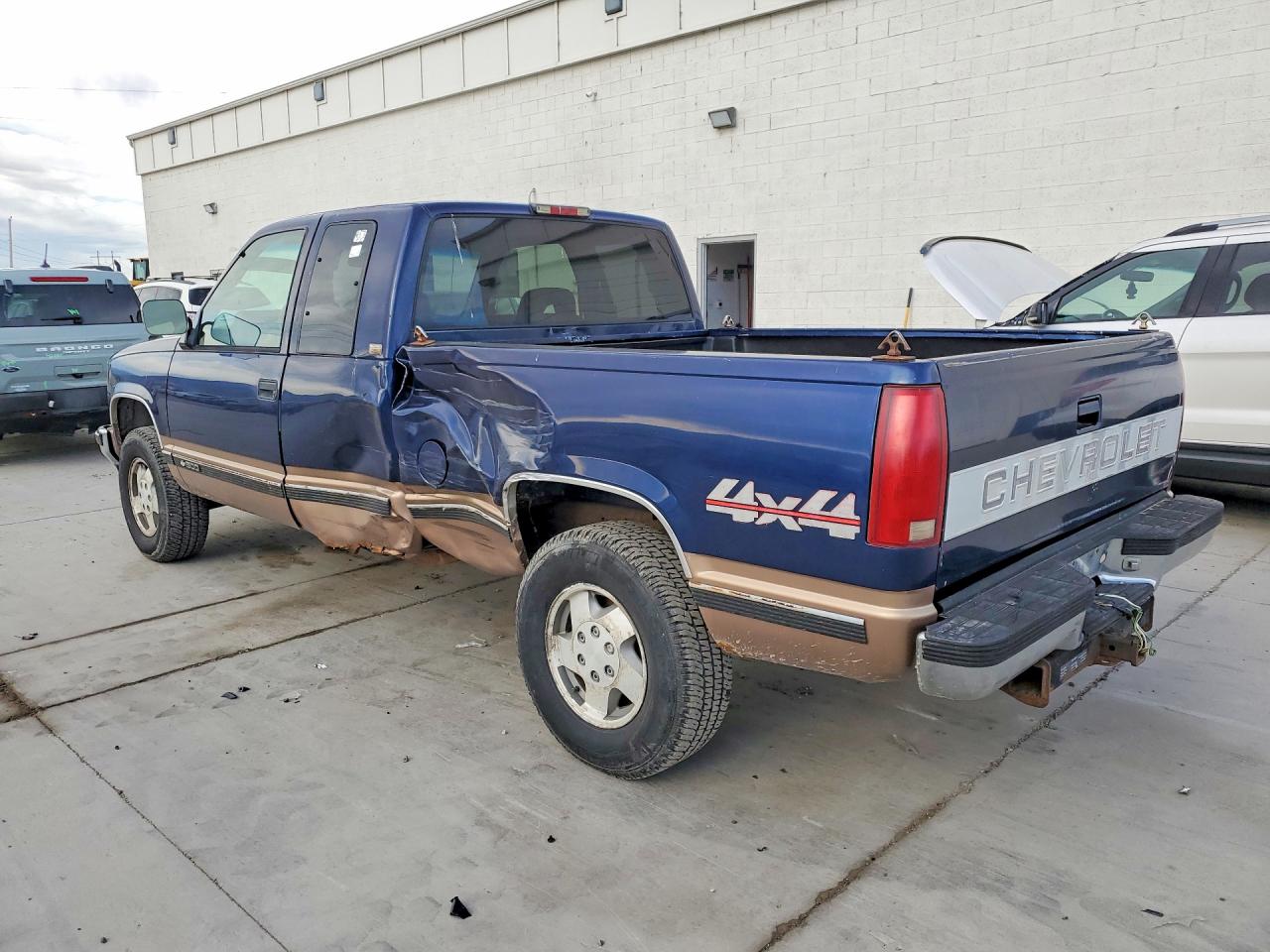 1994 Chevrolet Gmt-400 K1500 Blue vin: 1GCEK19K2RE305798