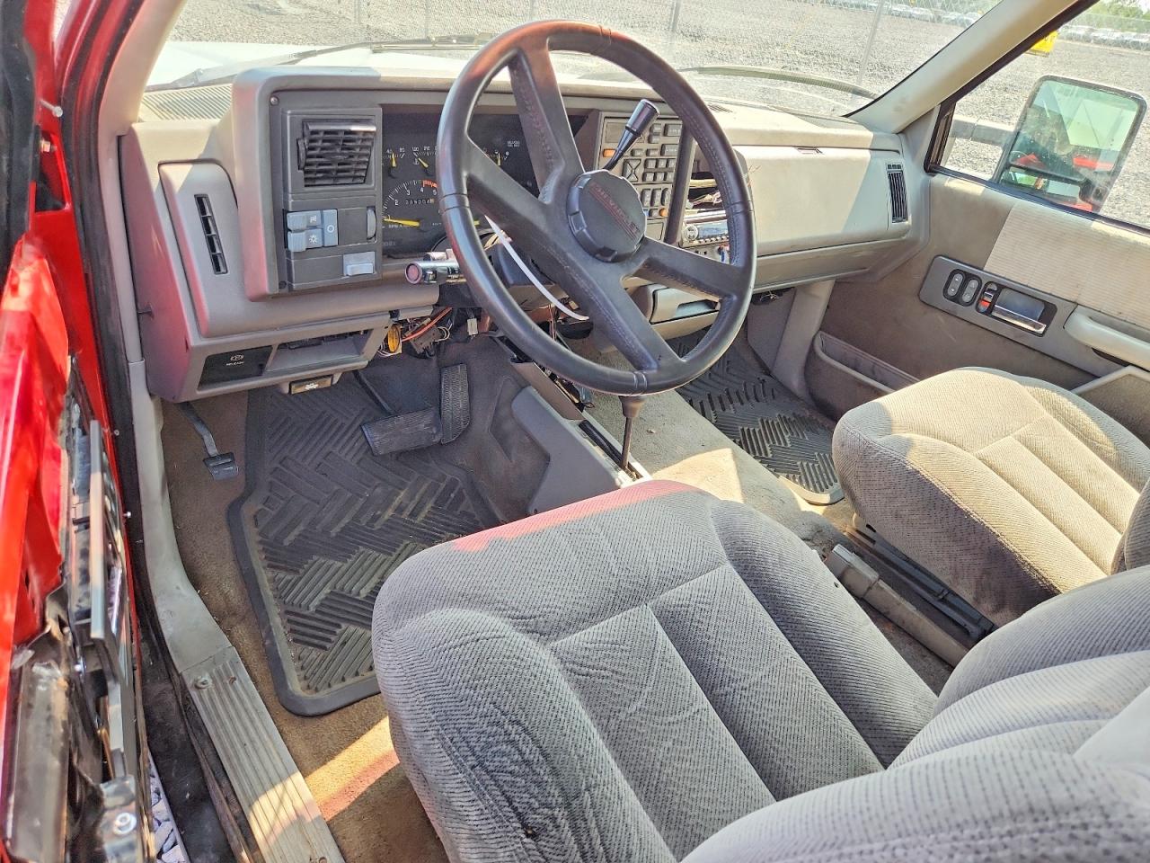 1994 Chevrolet Gmt-400 K1500 Red vin: 1GCEK19K4RE201152