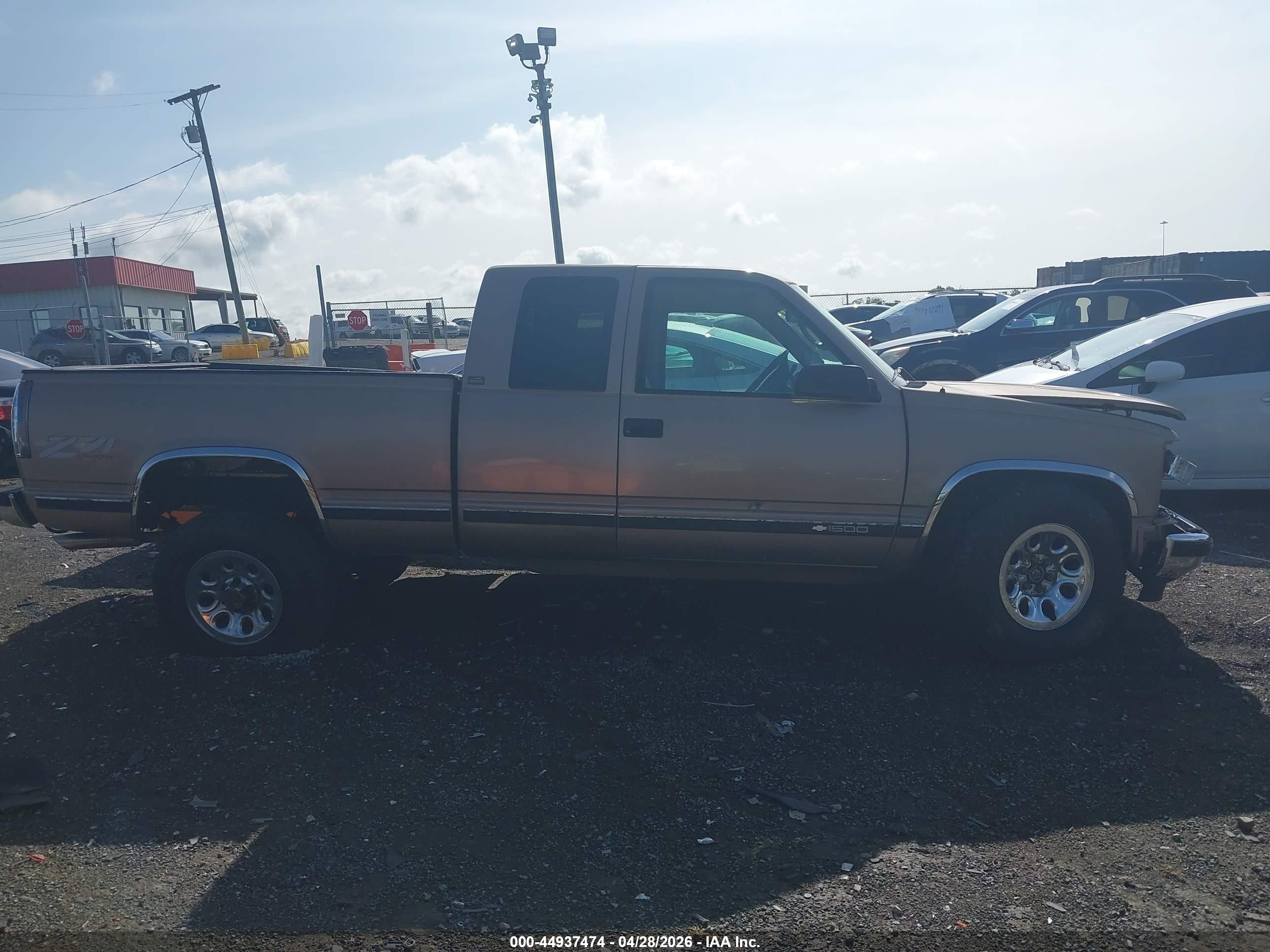 1995 Chevrolet Gmt-400 K1500 Gold vin: 1GCEK19K5SE221951