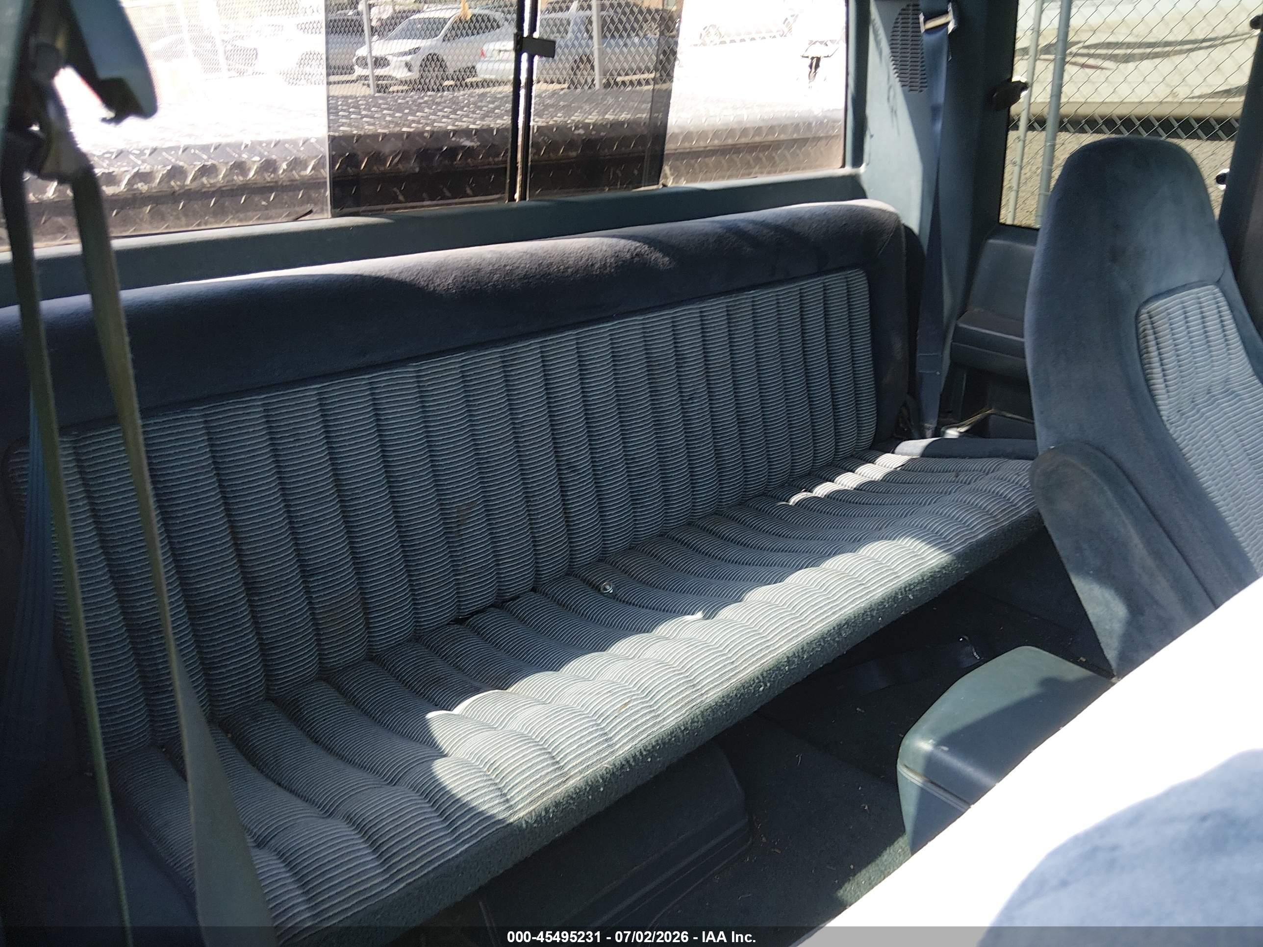1994 Chevrolet Gmt-400 K1500 Navy vin: 1GCEK19K6RE113929