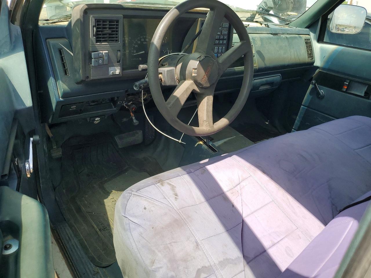 1994 Chevrolet Gmt-400 K1500 White vin: 1GCEK19K9RE151784