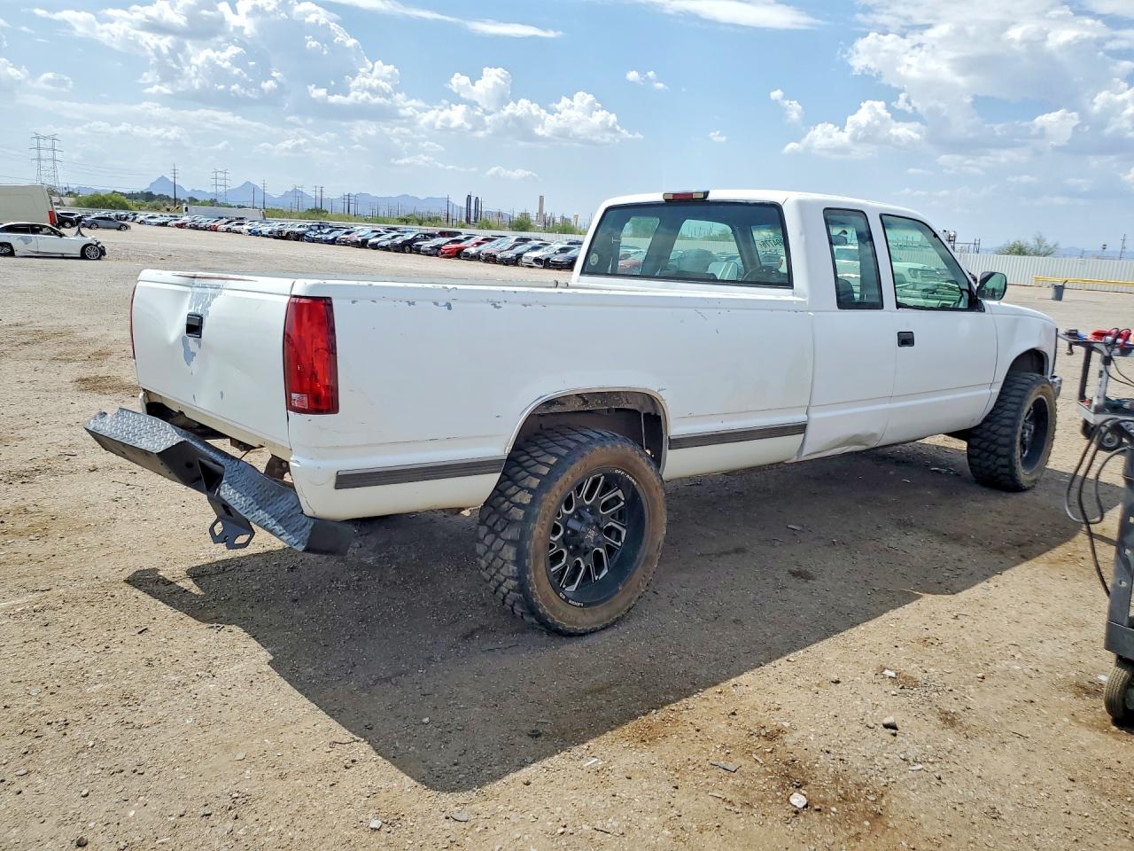1994 Chevrolet Gmt-400 K1500 White vin: 1GCEK19K9RE151784