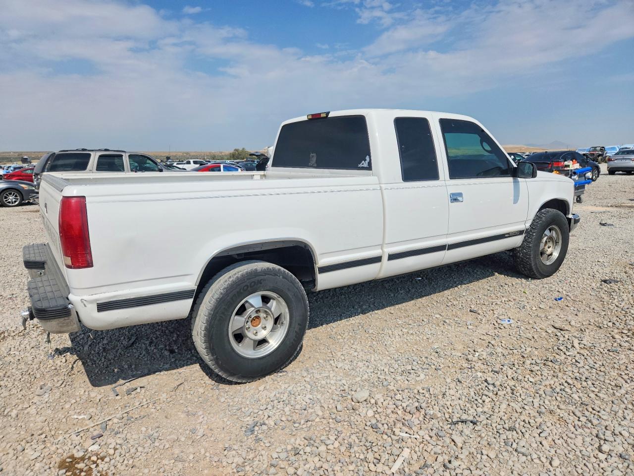 1997 Chevrolet Gmt-400 K1500 White vin: 1GCEK19M0VE196169