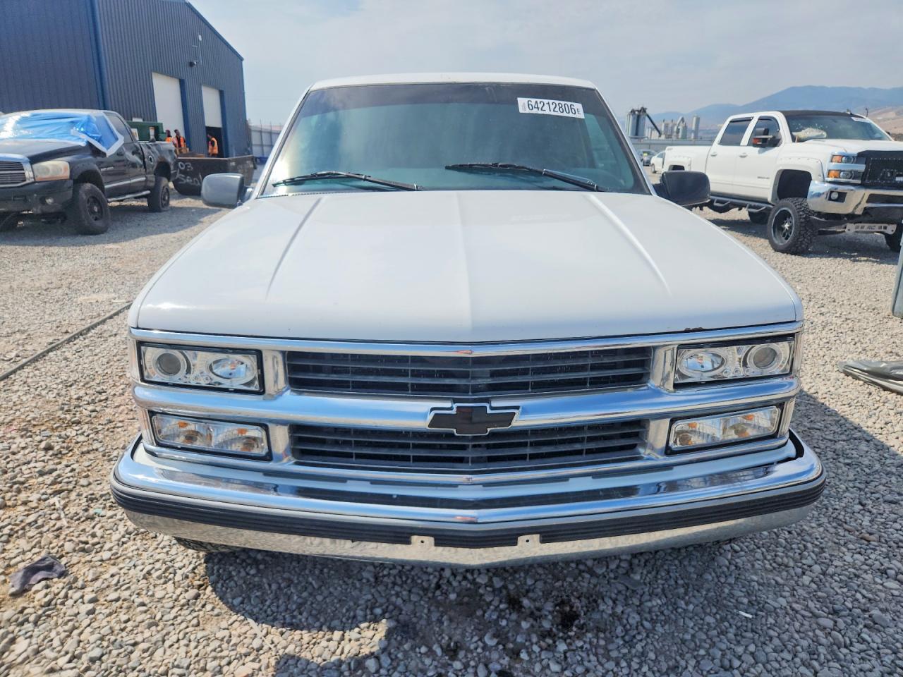 1997 Chevrolet Gmt-400 K1500 White vin: 1GCEK19M0VE196169