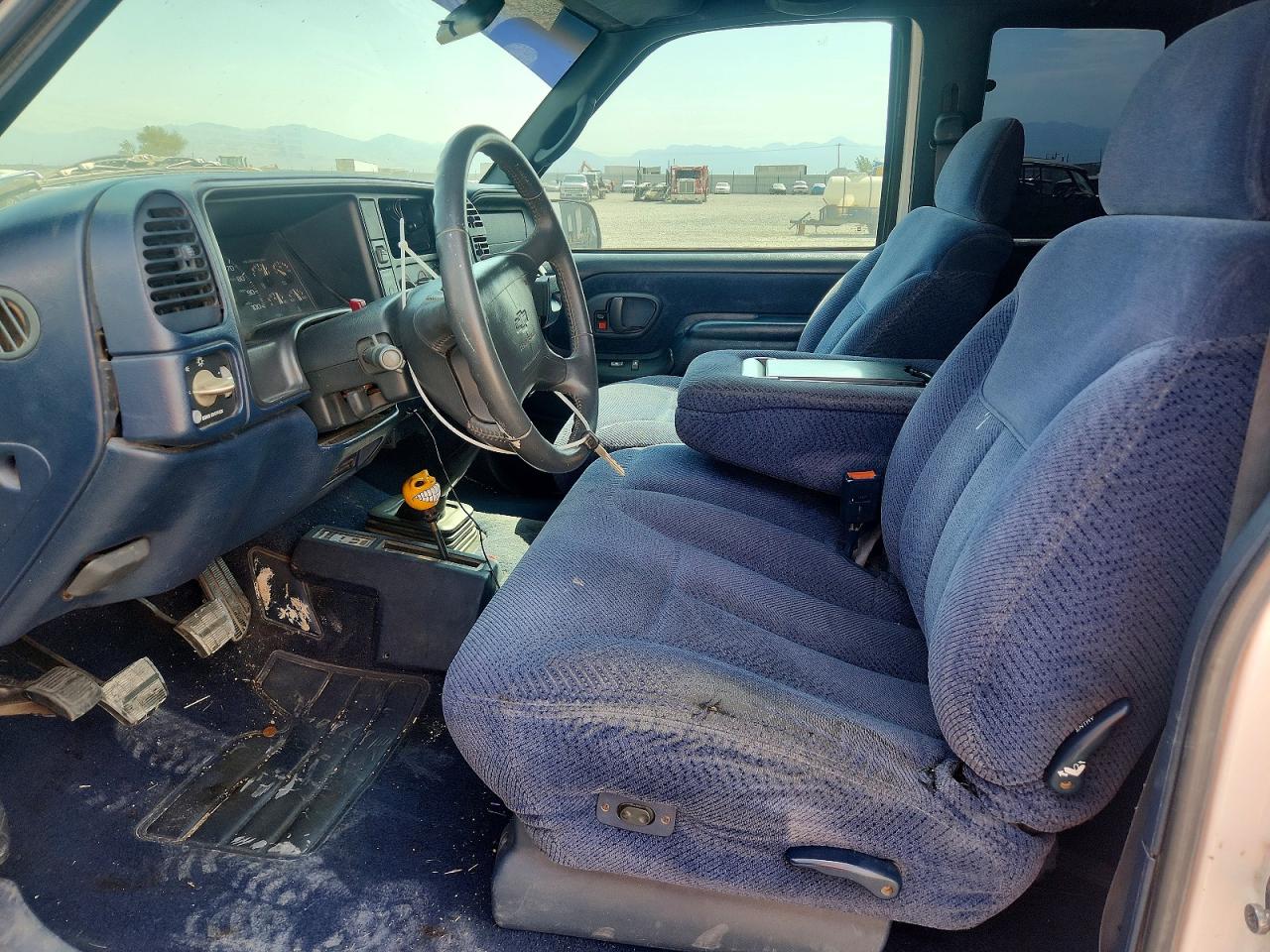 1997 Chevrolet Gmt-400 K1500 White vin: 1GCEK19M0VE196169