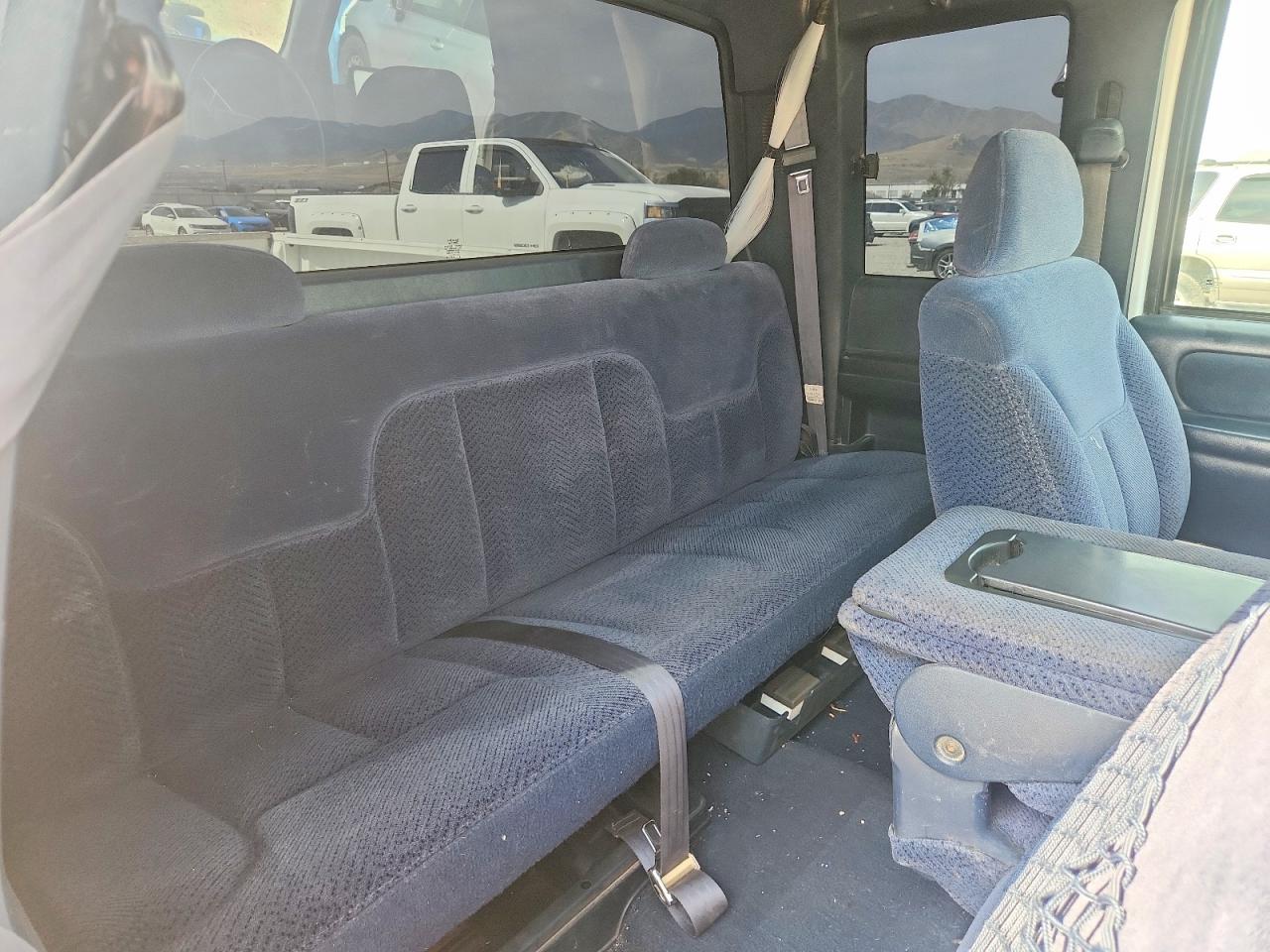 1997 Chevrolet Gmt-400 K1500 White vin: 1GCEK19M0VE196169
