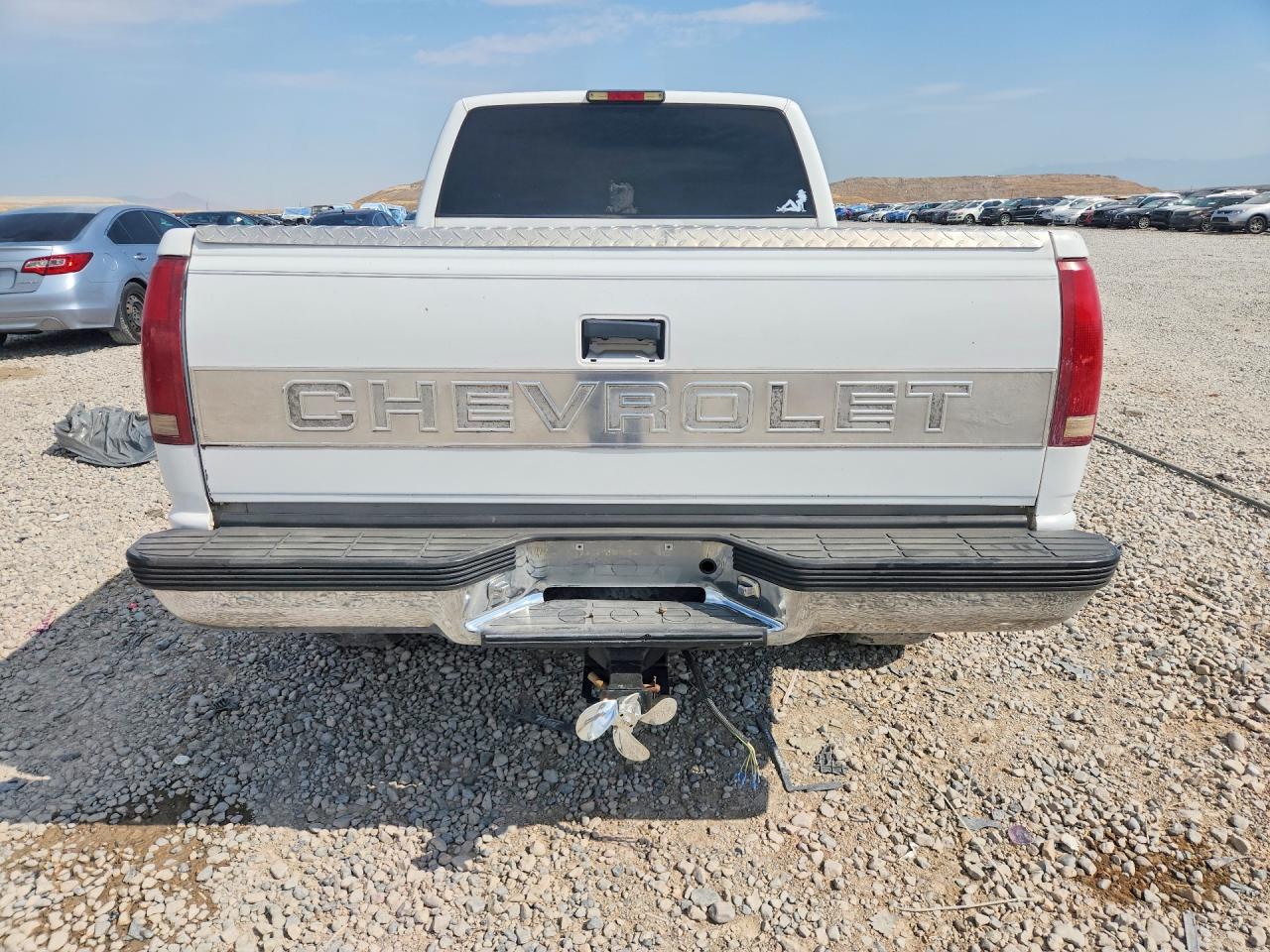 1997 Chevrolet Gmt-400 K1500 White vin: 1GCEK19M0VE196169