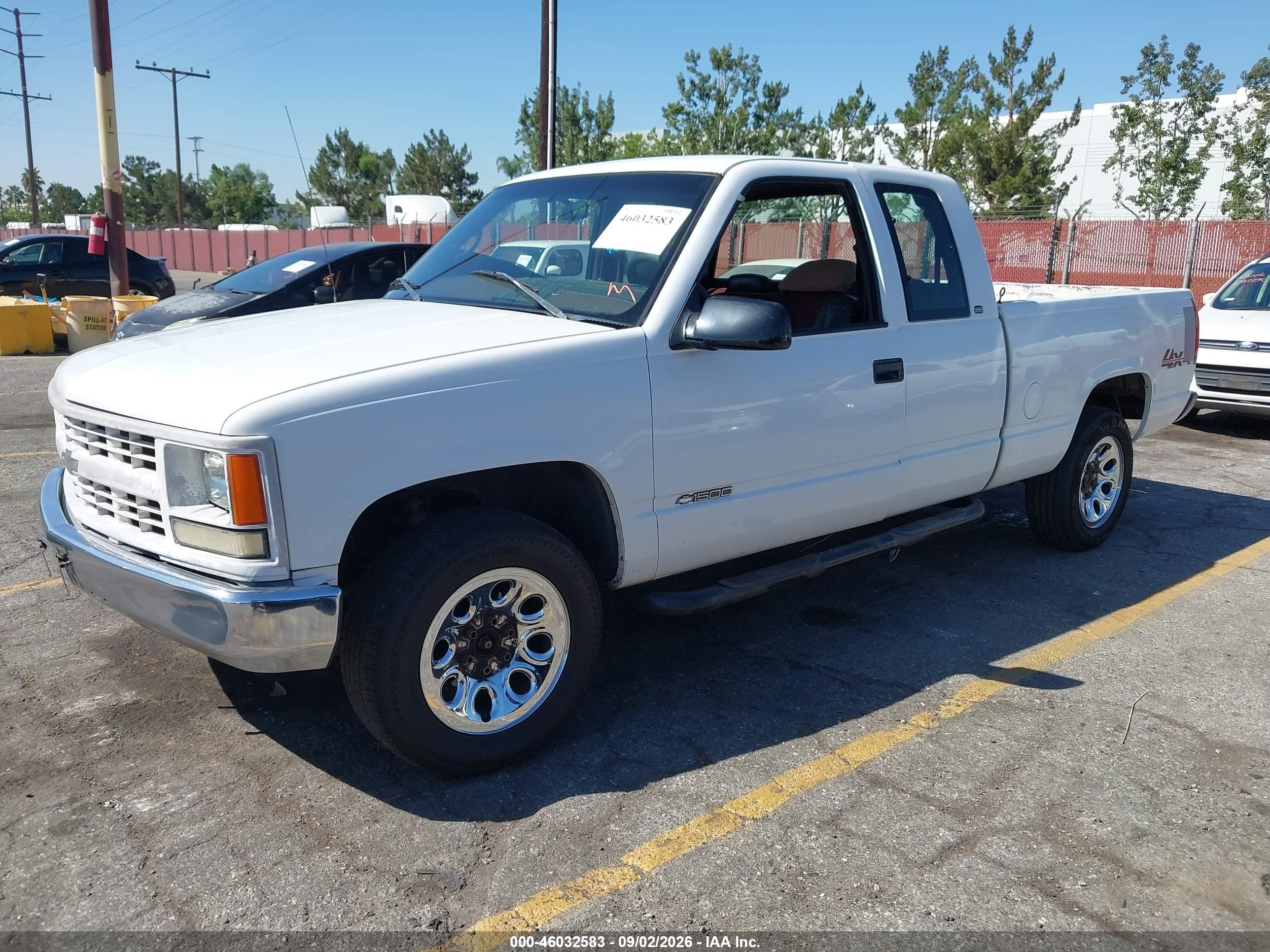 1998 Chevrolet K1500 Fleetside White vin: 1GCEK19M1WE141313