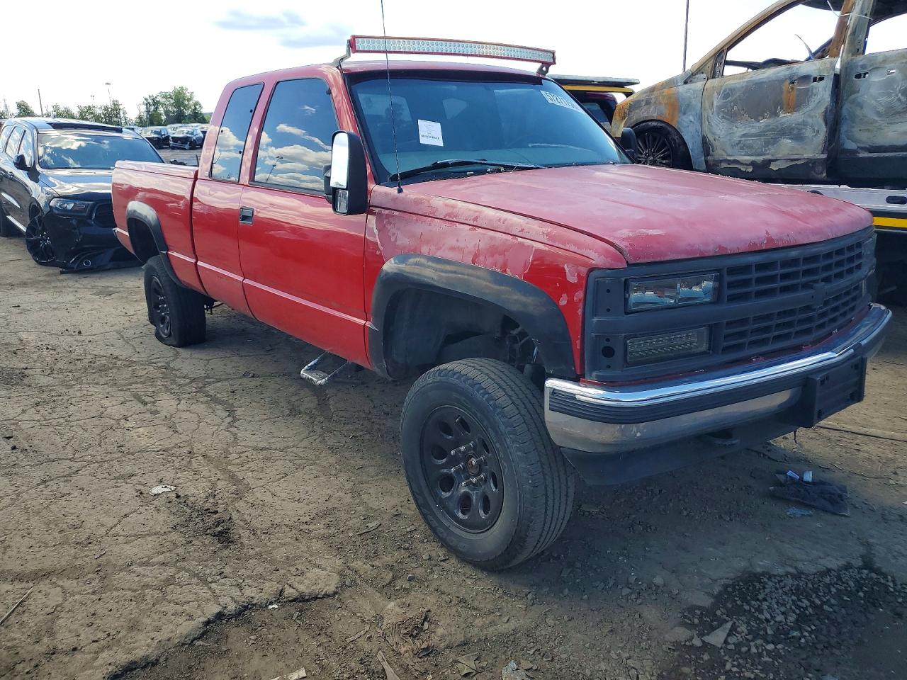 1998 Chevrolet C/k1500 Red vin: 1GCEK19M2WE157651