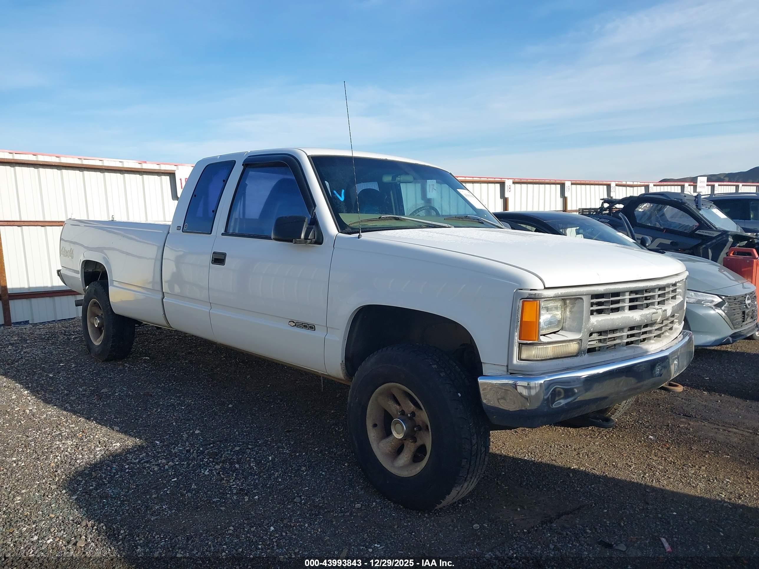 1998 Chevrolet C/k 1500 Silverado Fleetside White vin: 1GCEK19M5WE201819