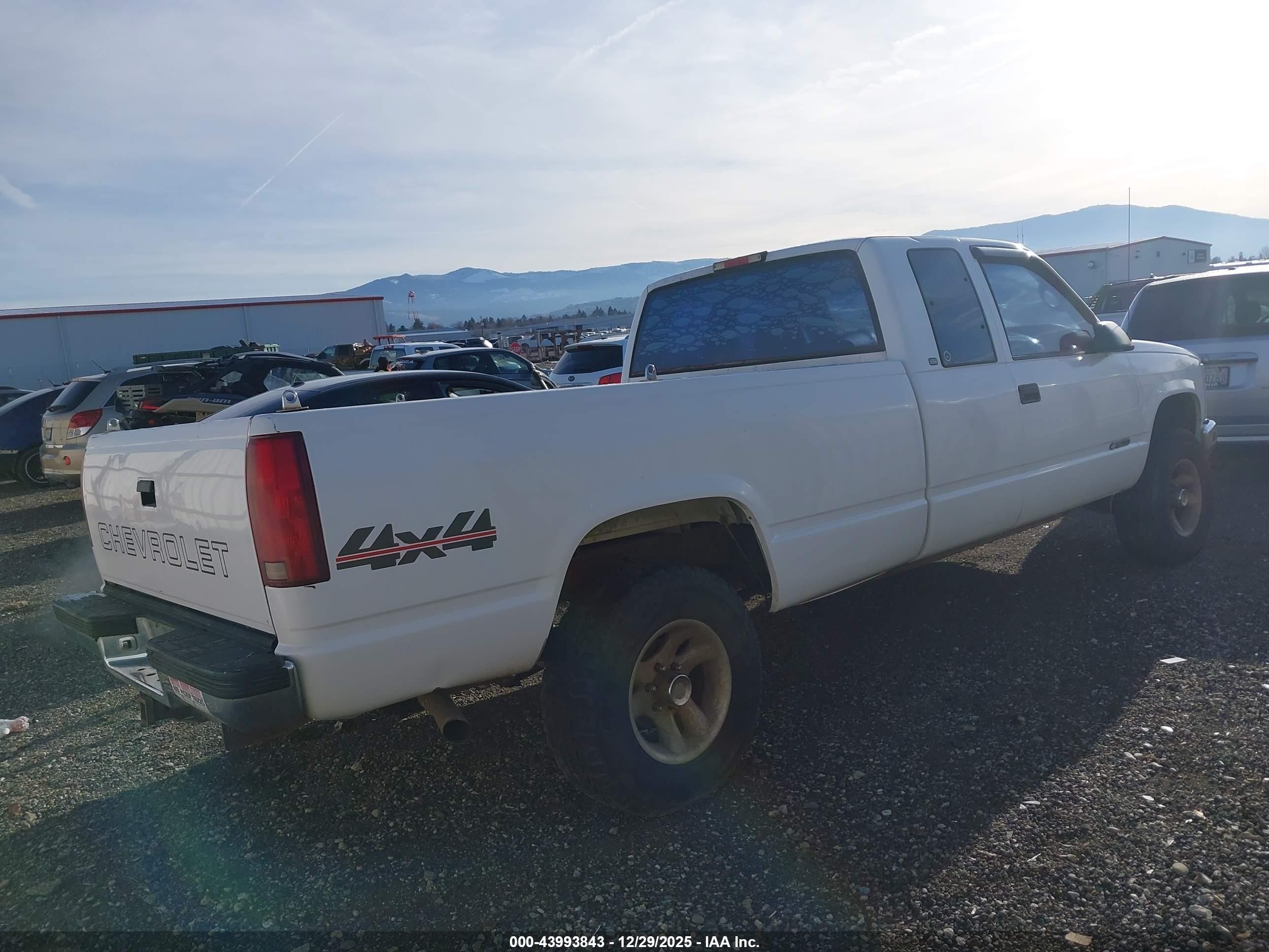 1998 Chevrolet C/k 1500 Silverado Fleetside White vin: 1GCEK19M5WE201819