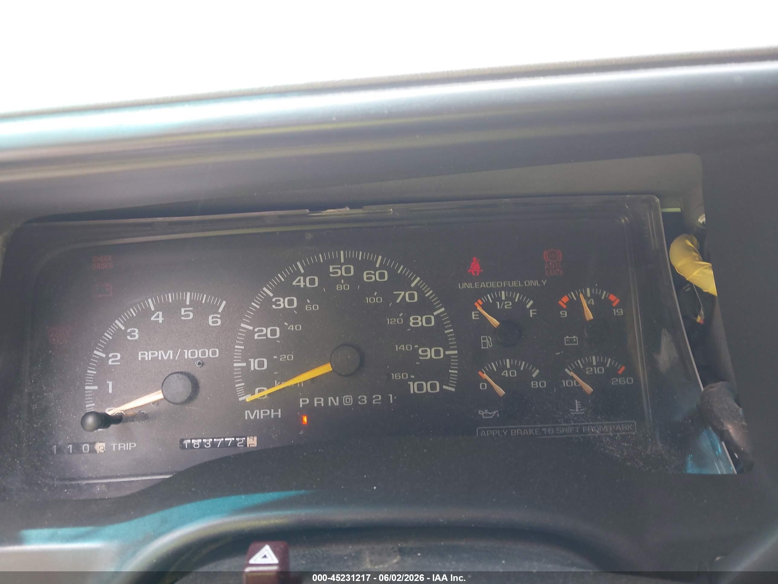 1998 Chevrolet K1500 Fleetside White vin: 1GCEK19R0WR117458