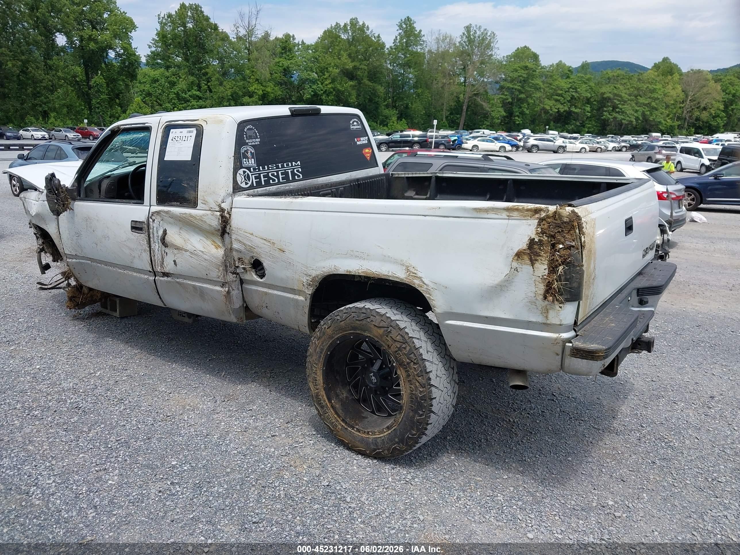 1998 Chevrolet K1500 Fleetside White vin: 1GCEK19R0WR117458