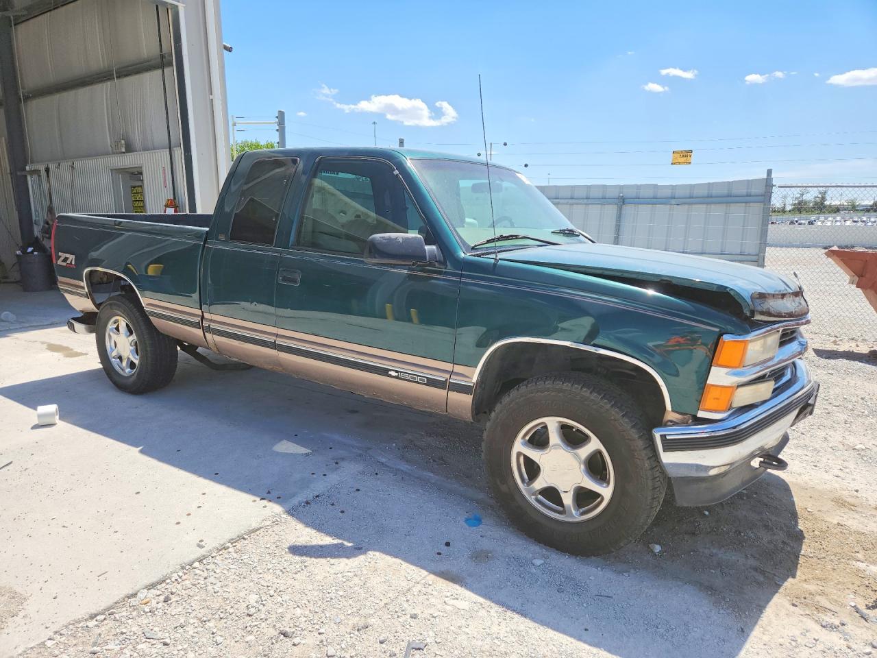 1998 Chevrolet Gmt-400 K1500 Green vin: 1GCEK19R0WR119677