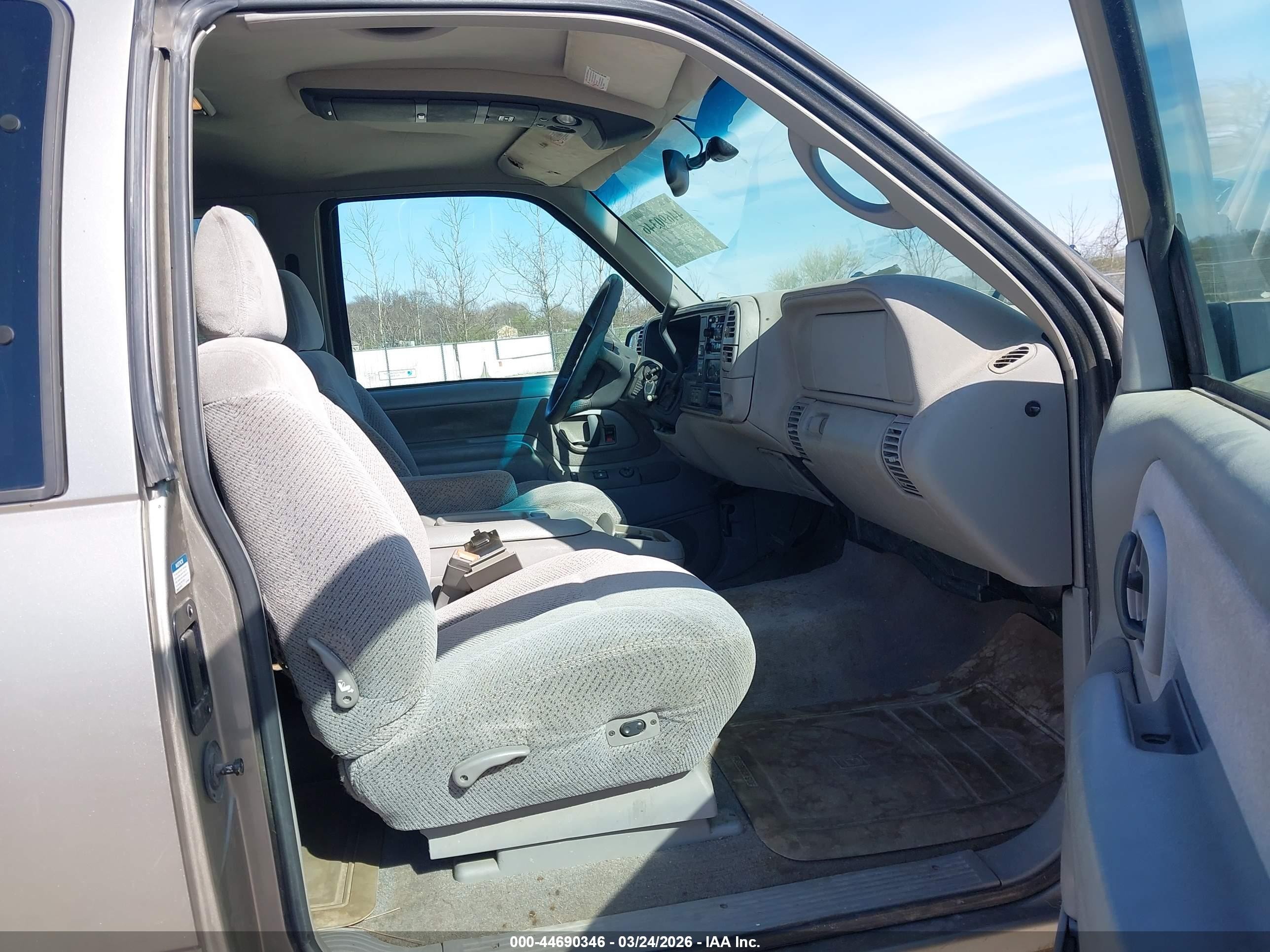 1998 Chevrolet K1500 Fleetside Серый vin: 1GCEK19R1WR123558