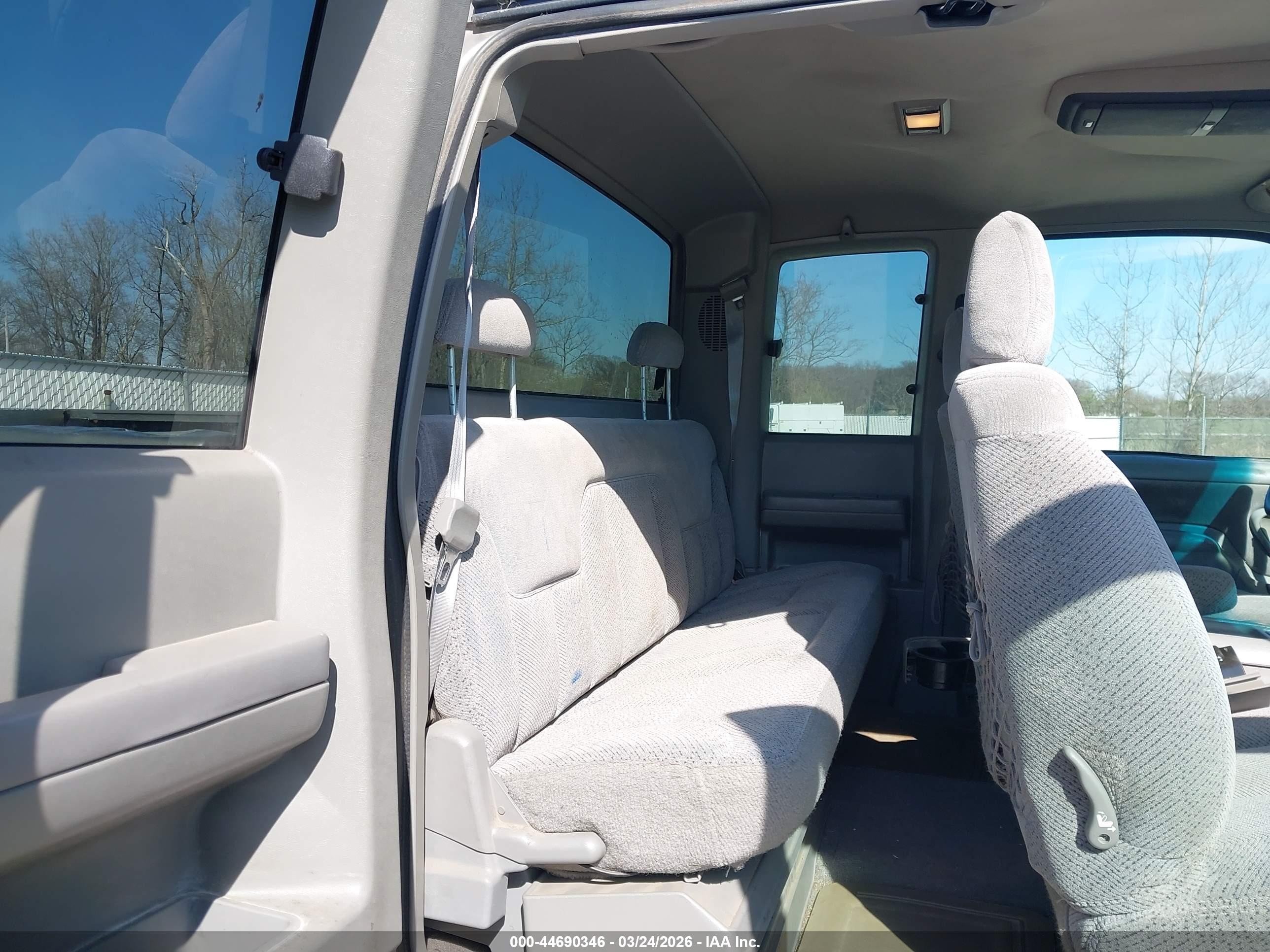 1998 Chevrolet K1500 Fleetside Серый vin: 1GCEK19R1WR123558