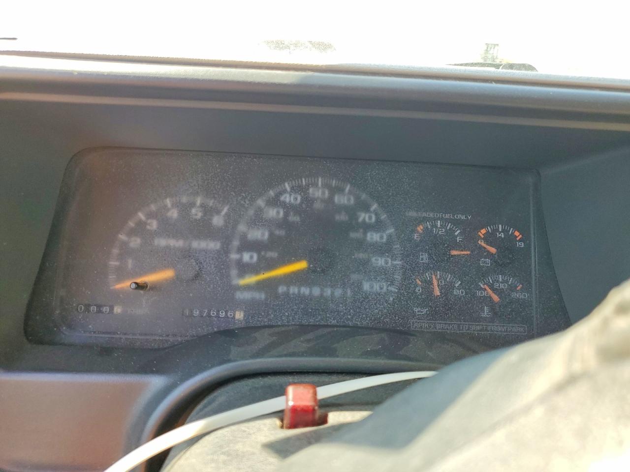 1998 Chevrolet Gmt-400 K1500 White vin: 1GCEK19R1WR139288