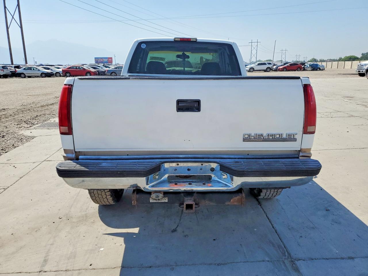 1998 Chevrolet Gmt-400 K1500 White vin: 1GCEK19R1WR139288