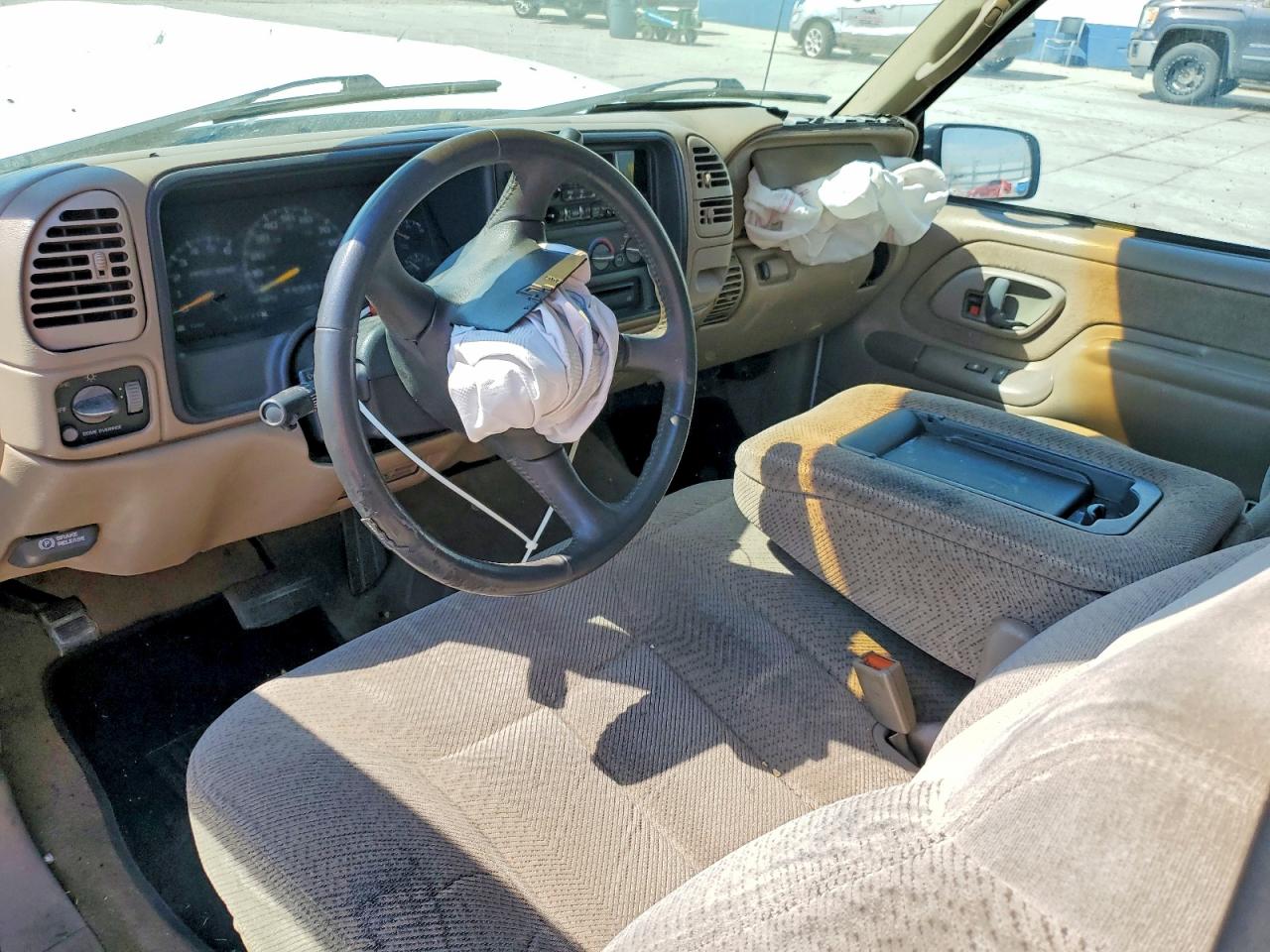 1998 Chevrolet Gmt-400 K1500 White vin: 1GCEK19R1WR139288