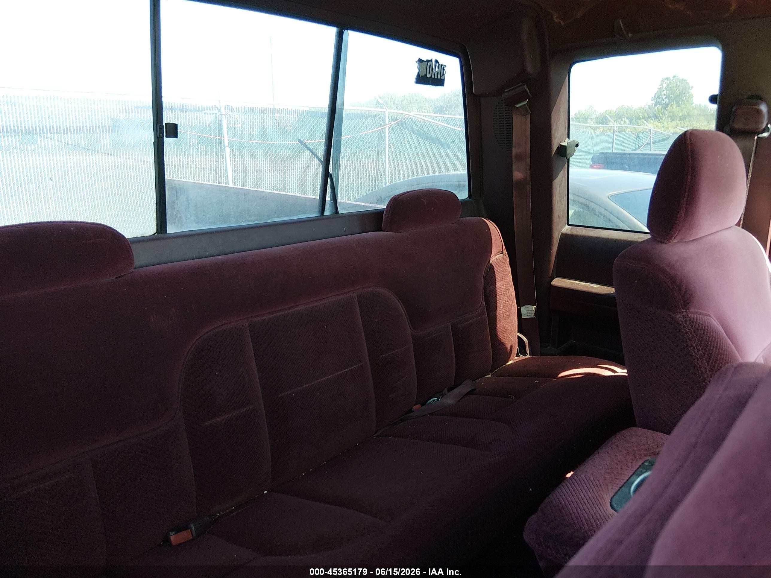 1996 Chevrolet Gmt-400 K1500 Maroon vin: 1GCEK19R2TE163845