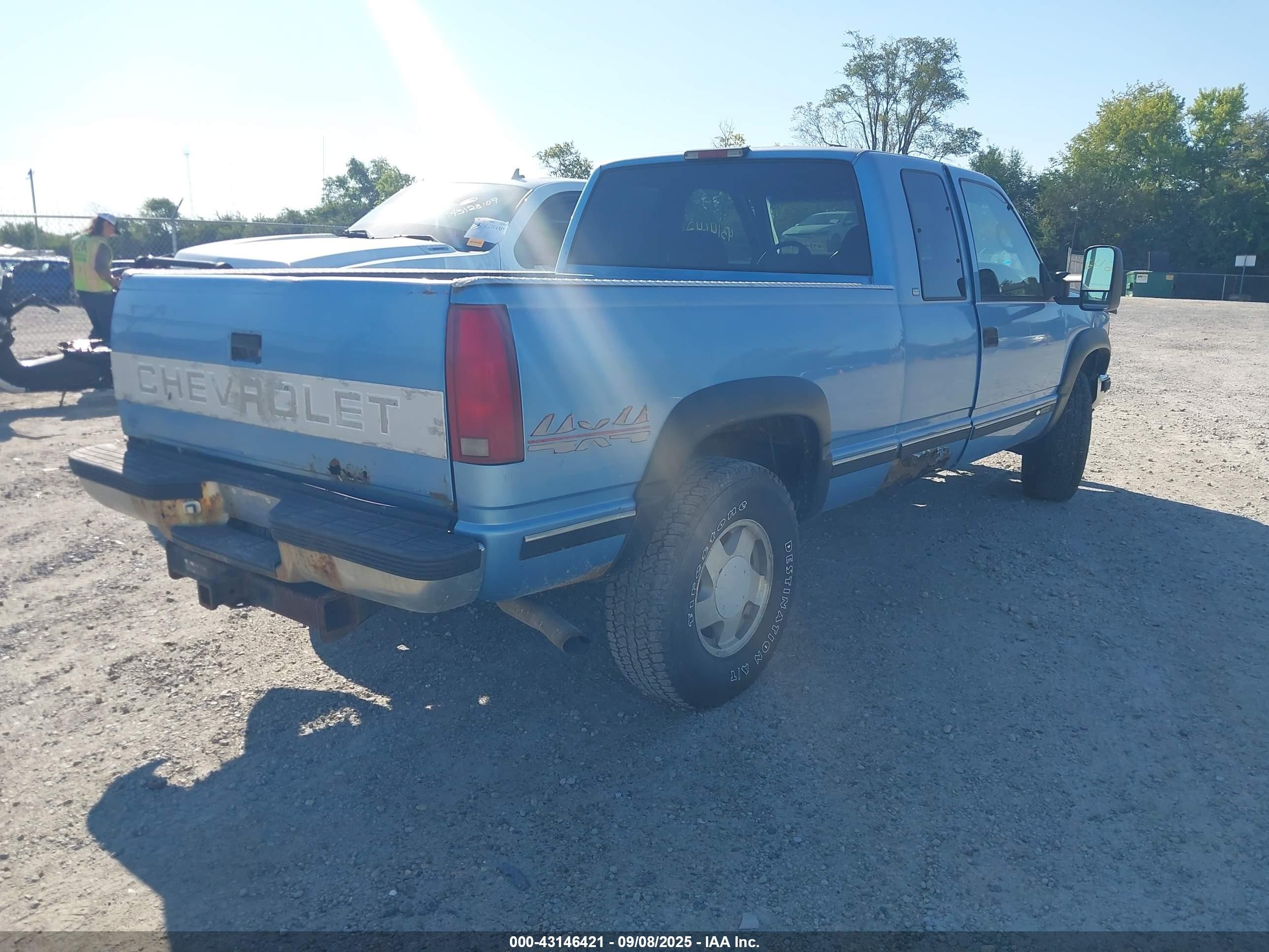 1997 Chevrolet K1500 Fleetside Синий vin: 1GCEK19R2VE248123